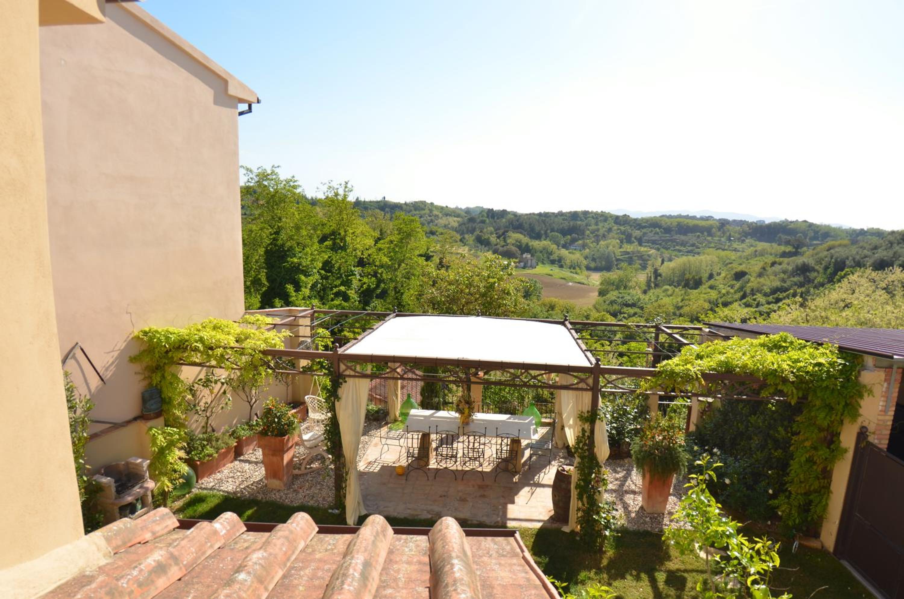 Al Colle Di Lari view 4