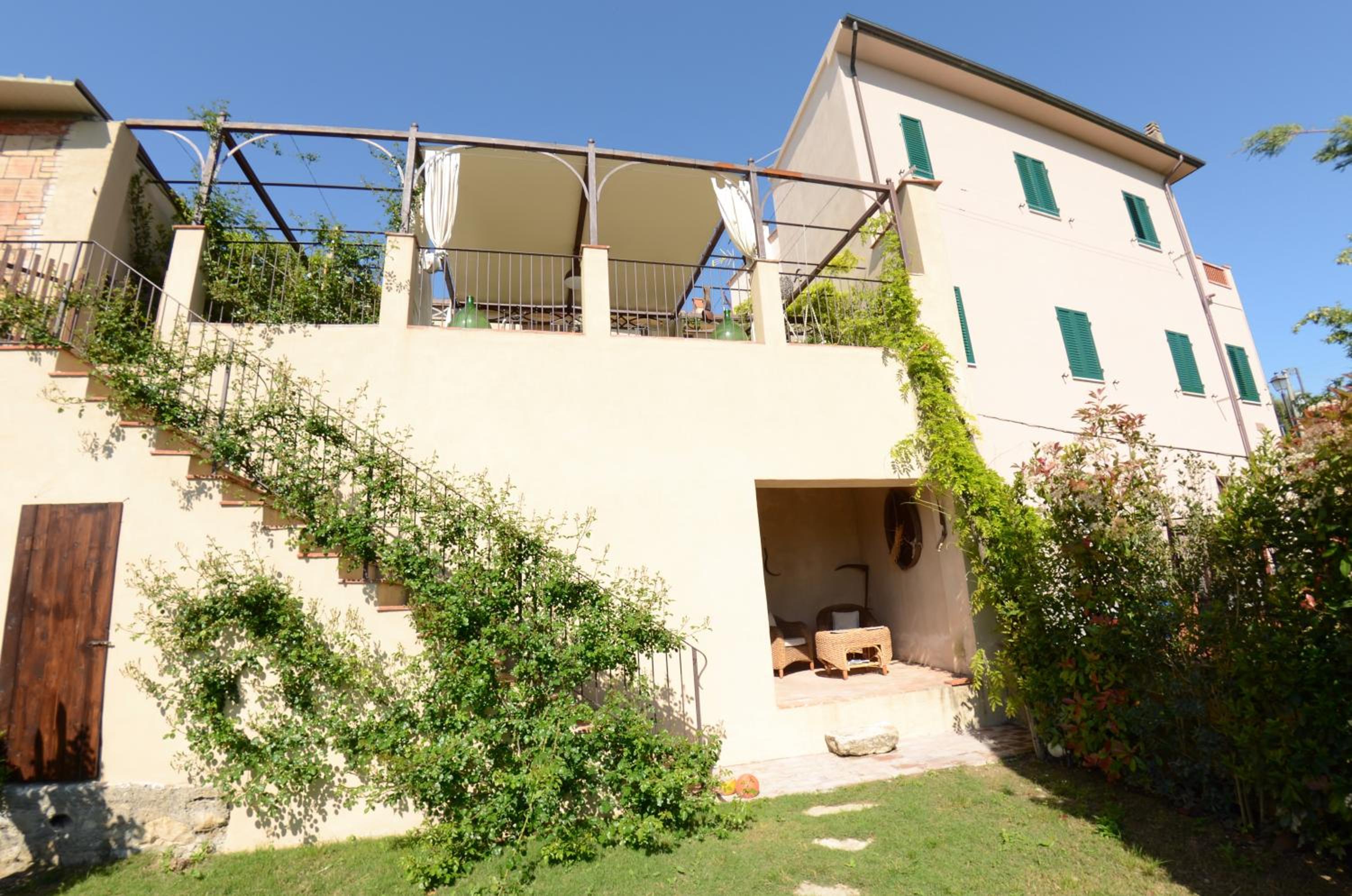 Al Colle Di Lari view 5