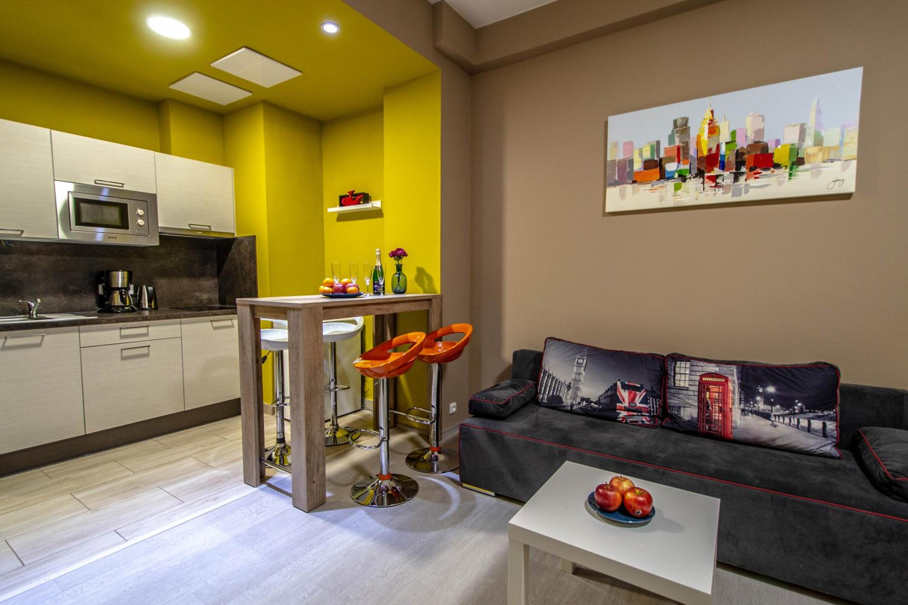 City Center Apartments near Synagogue