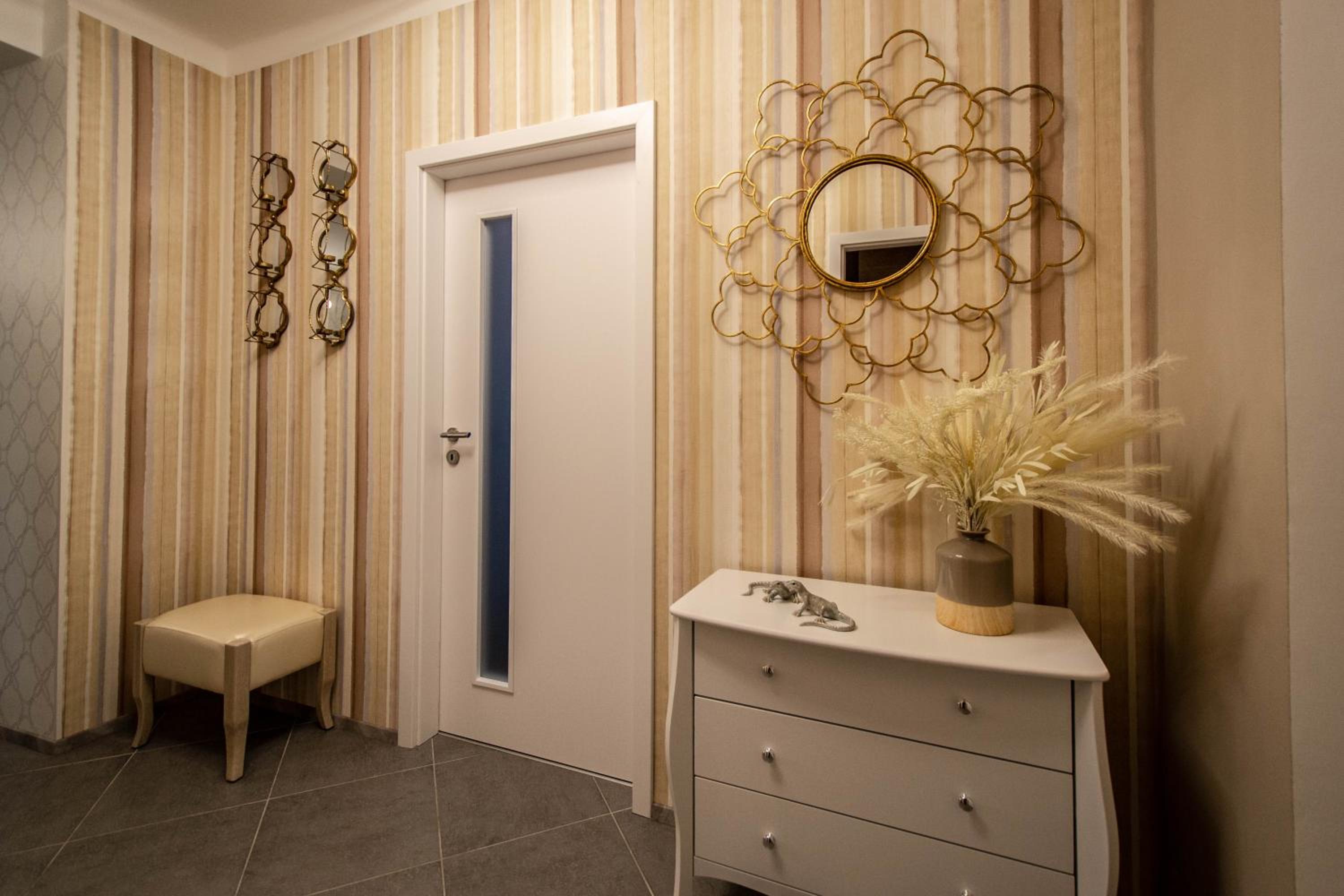 Pastel Art Deco 3BDR Ruterra Apt