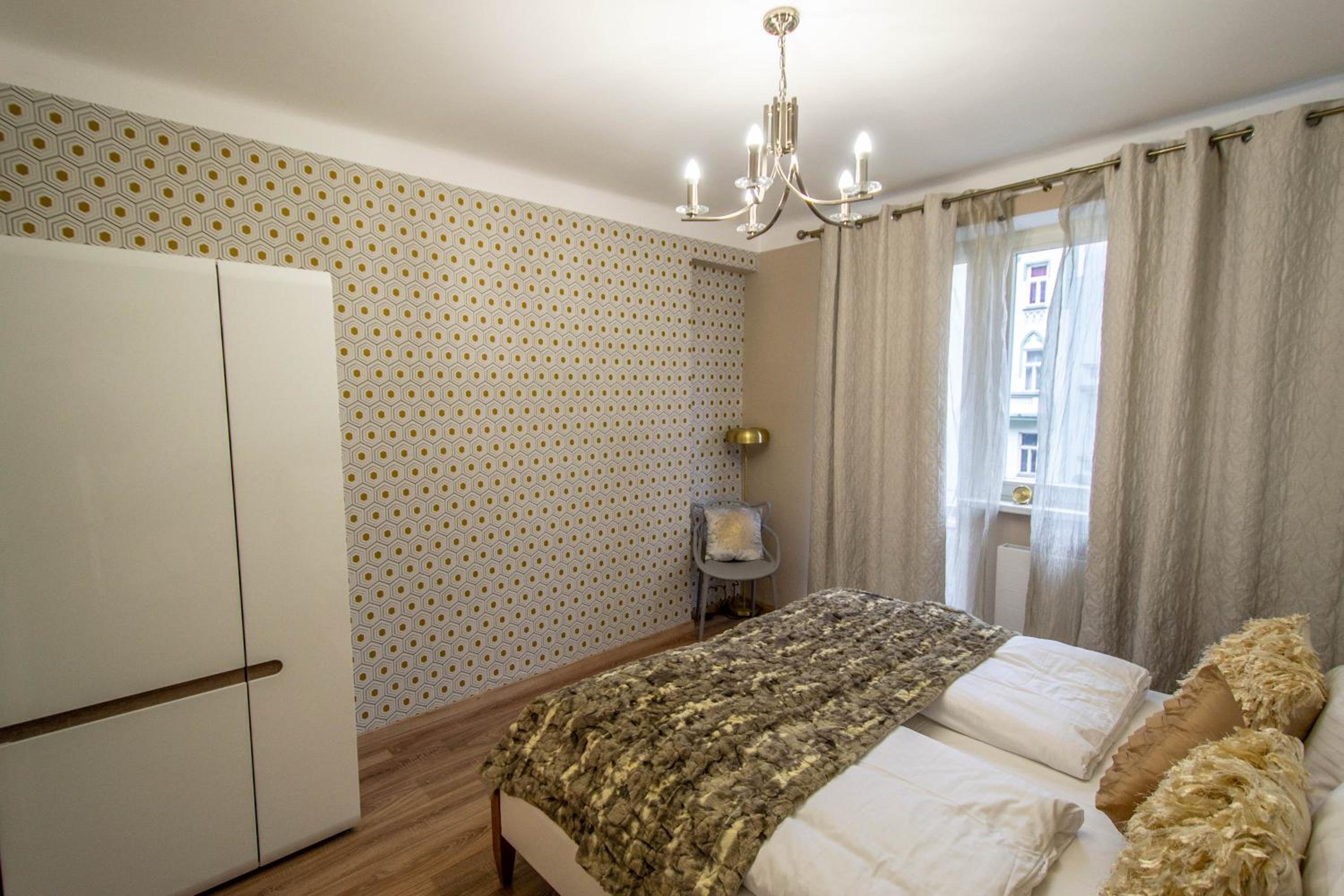 Pastel Art Deco 3BDR Ruterra Apt