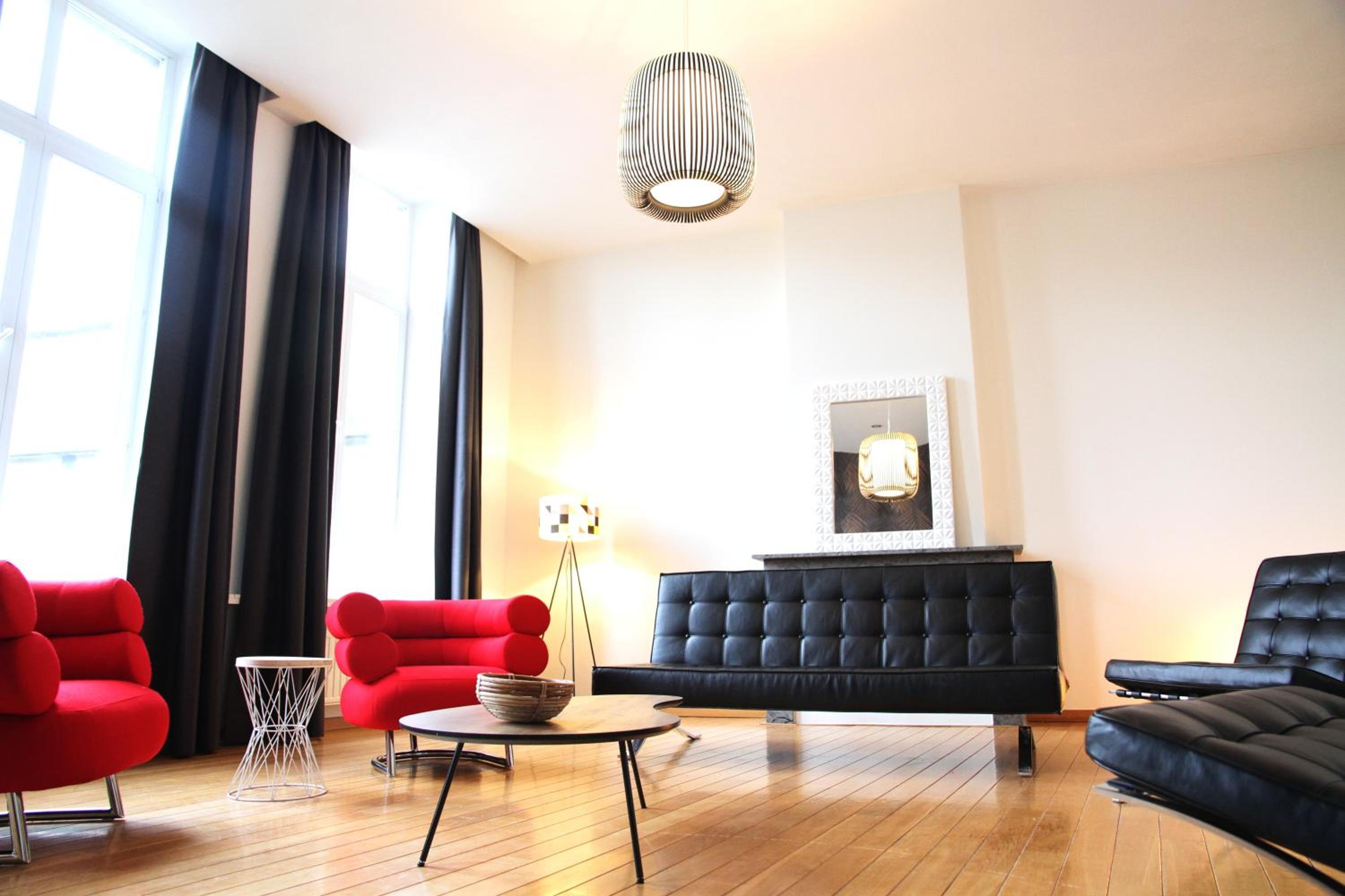 Residence George - Historical Heart of Ghent, with private parking option view 4