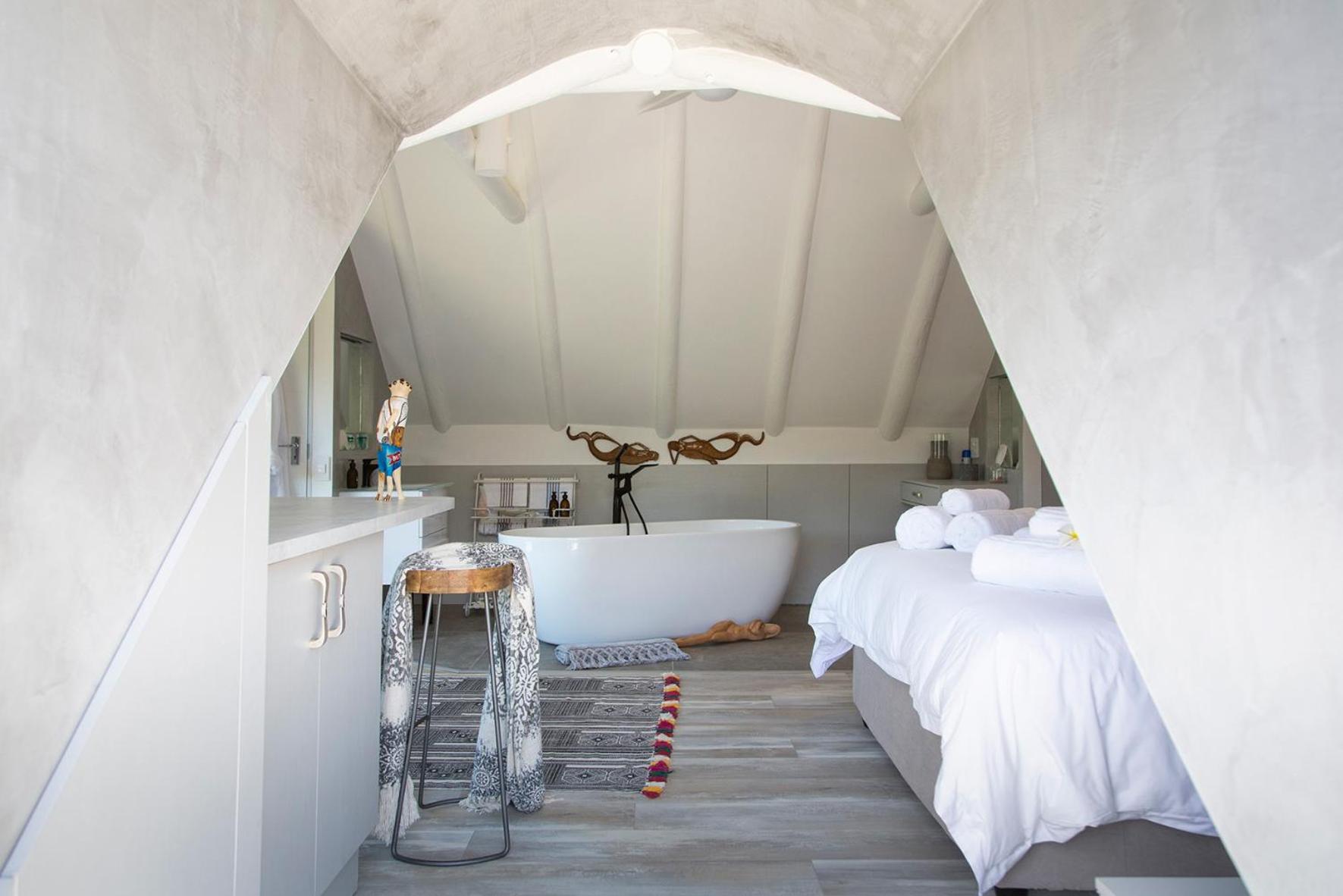 Pearl Moon Boutique Suites