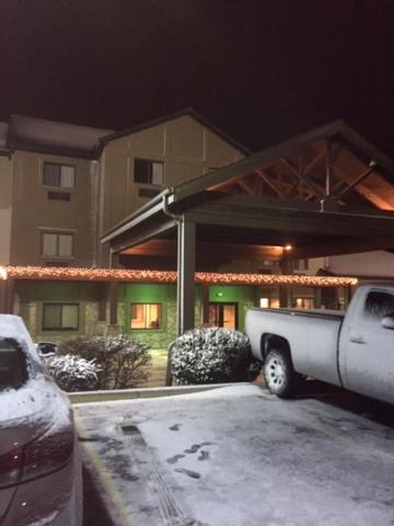 Columbia Vacations - Super 8 by Wyndham Columbia East - Property Image 18
