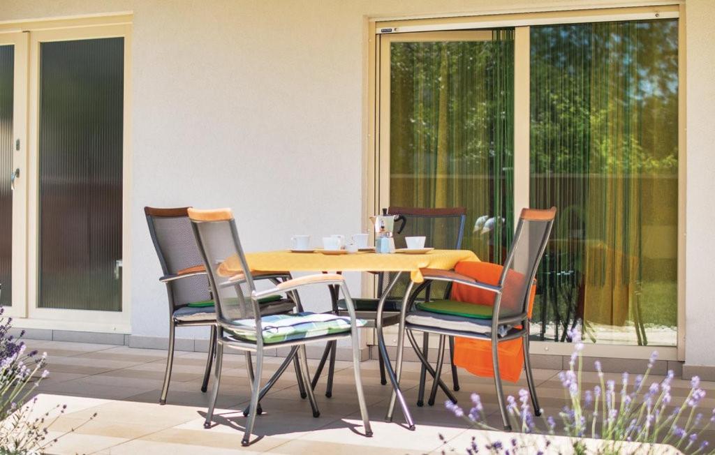 Garden apartment with terrace and grill view 5