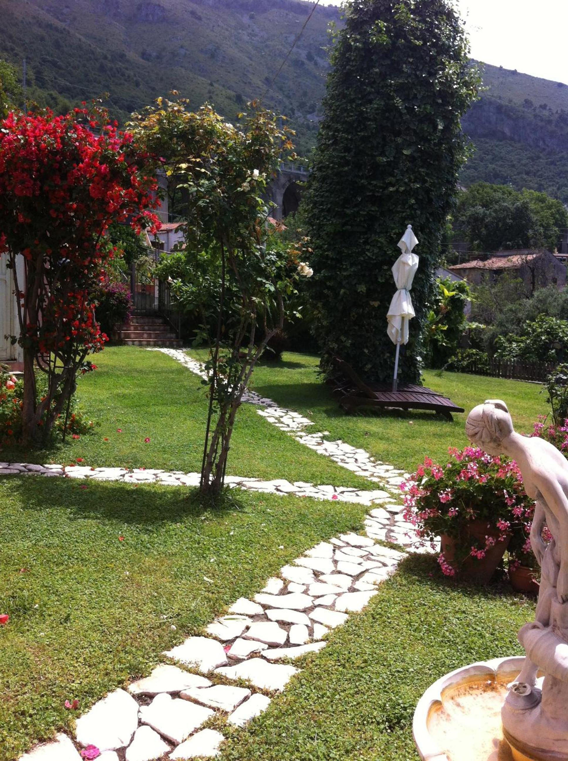 Photo 18