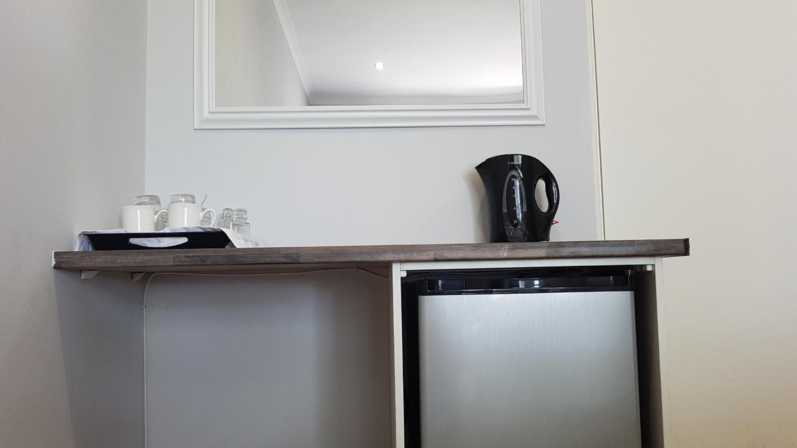 Phoenix Lodge and Waterside Accommodation