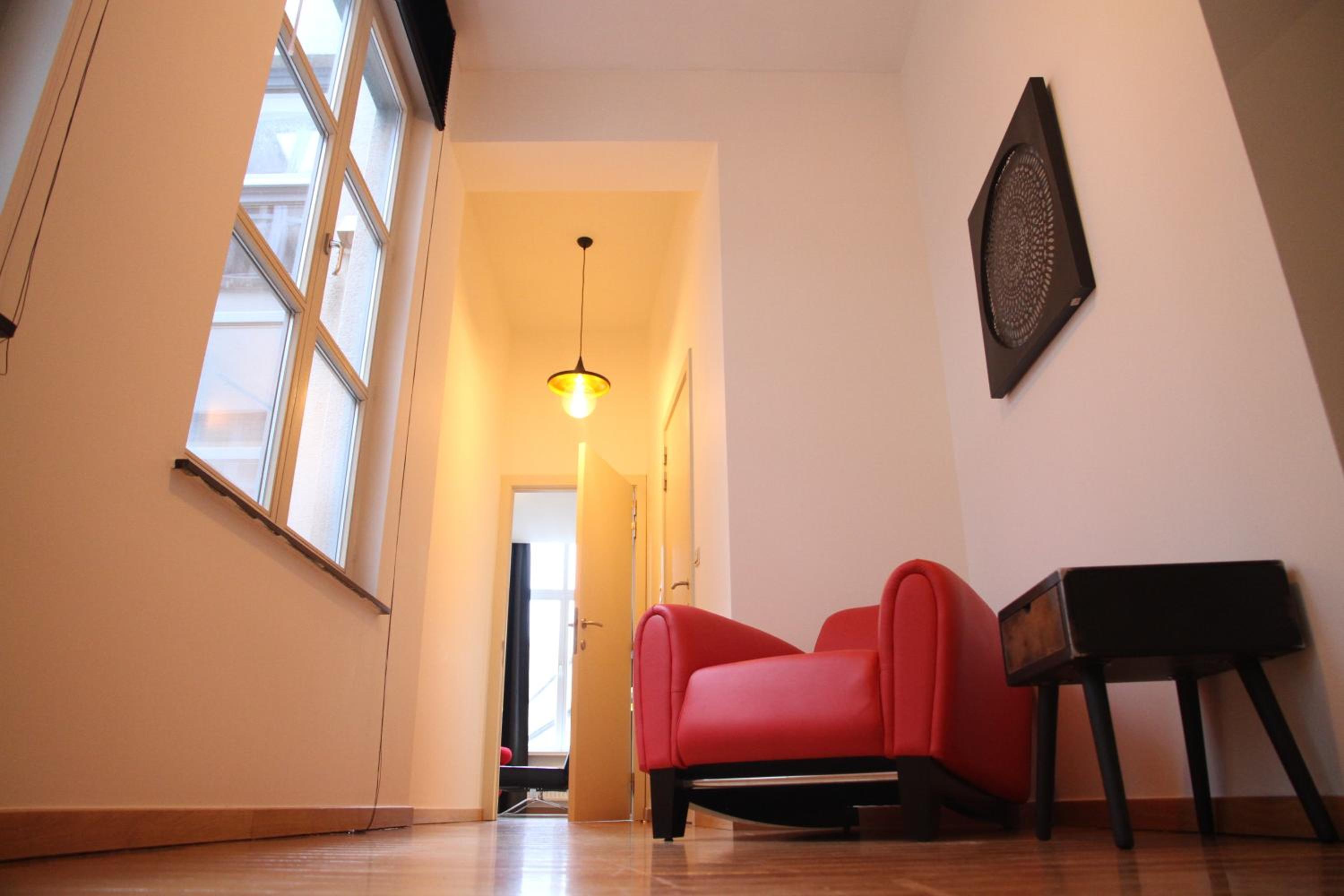 Residence George - Historical Heart of Ghent, with private parking option view 2