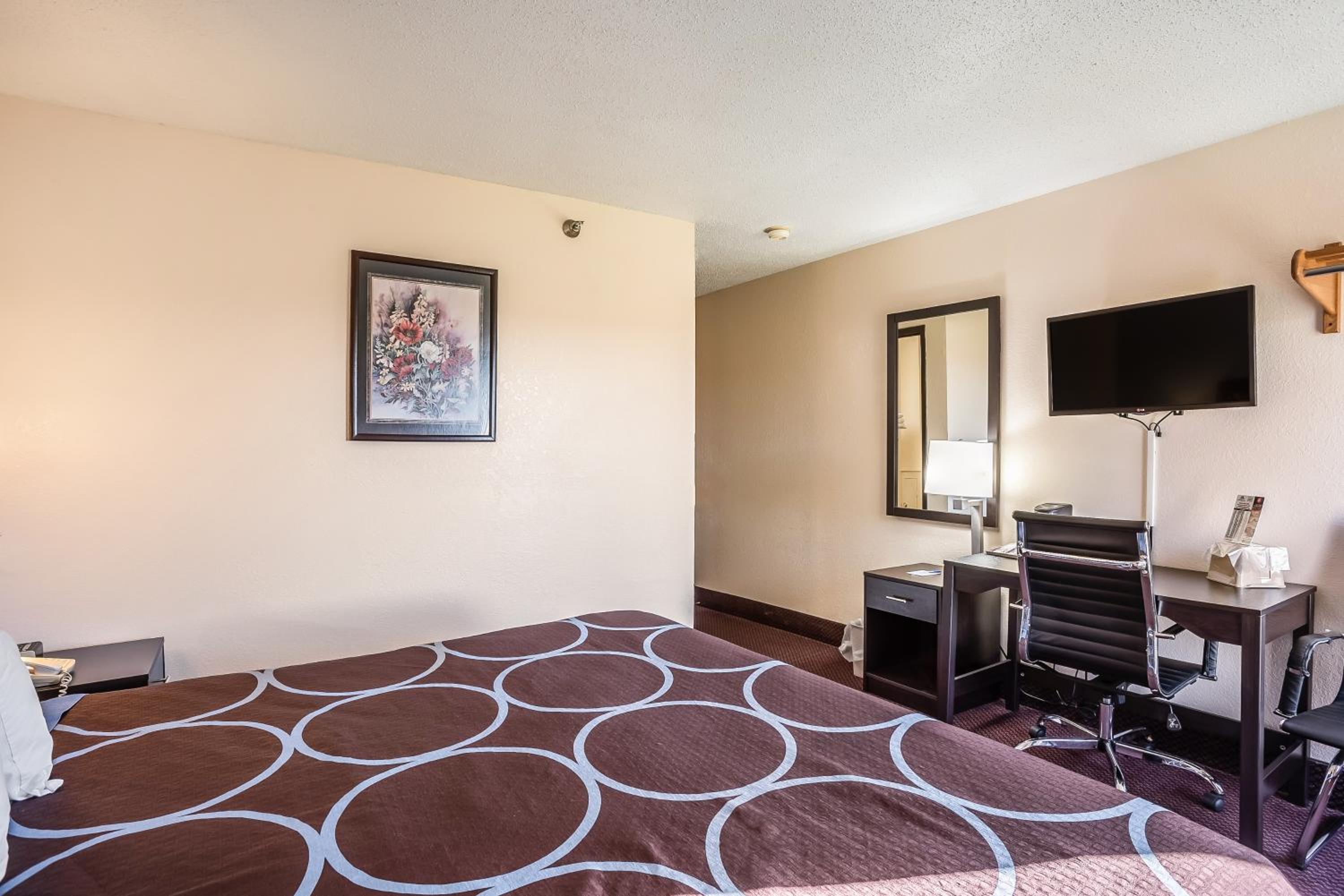 Galesburg Vacations - Super 8 by Wyndham Galesburg - Property Image 15