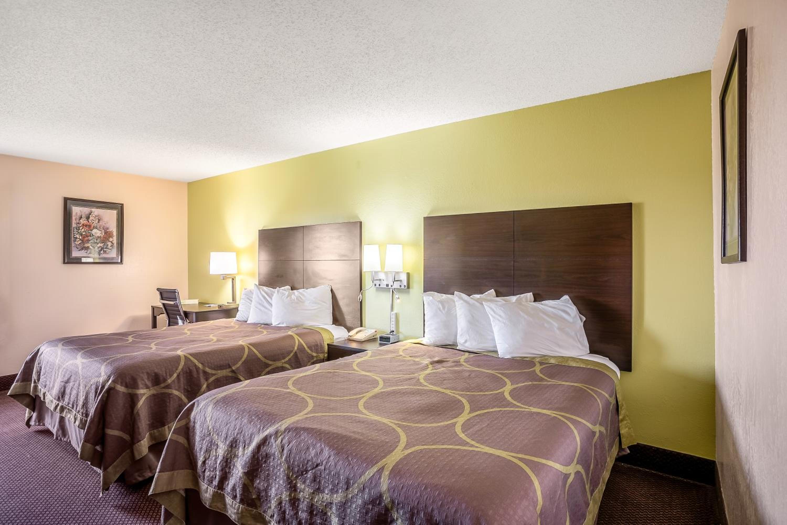 Galesburg Vacations - Super 8 by Wyndham Galesburg - Property Image 10