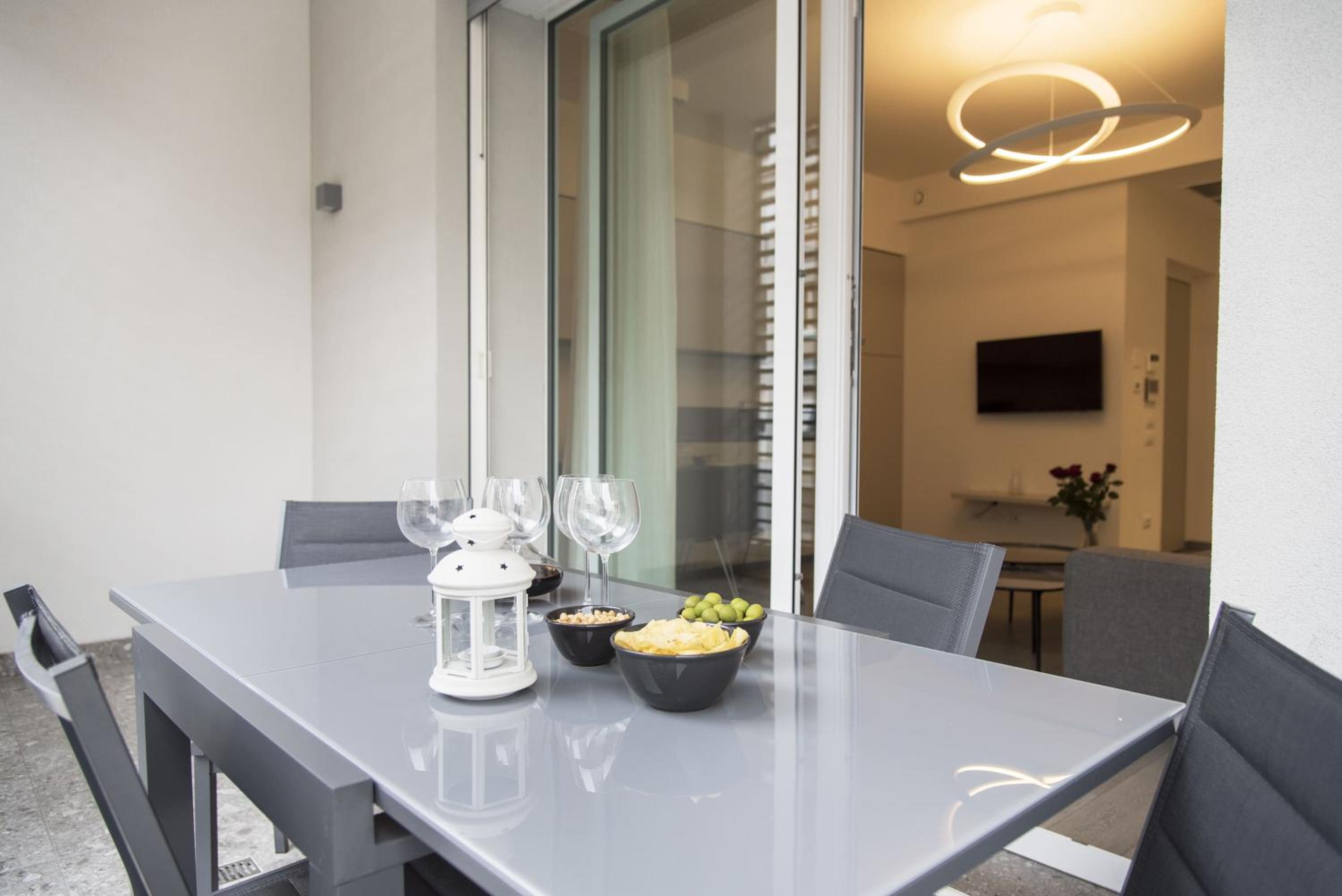 Design & New Center Apartments