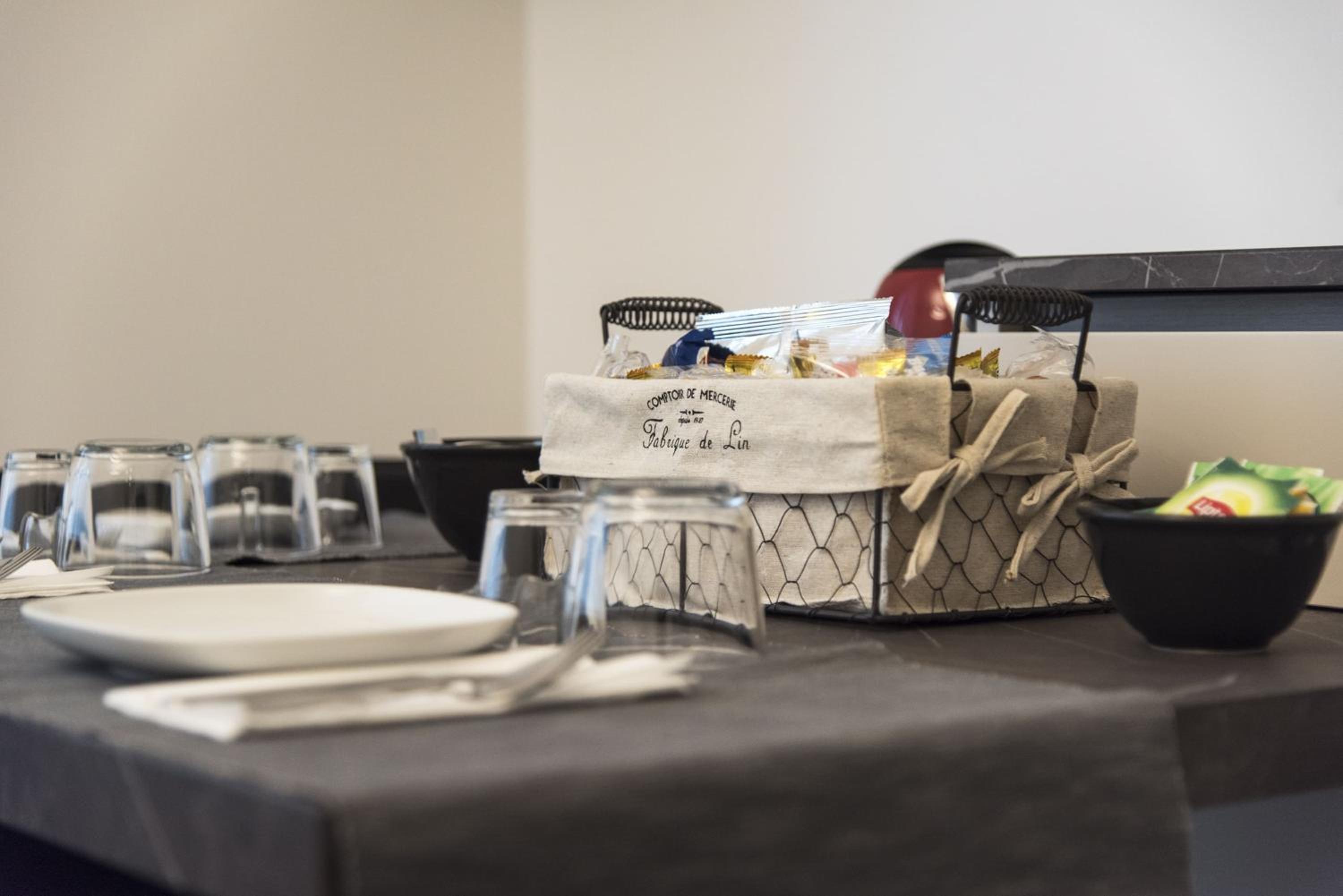 Design & New Center Apartments