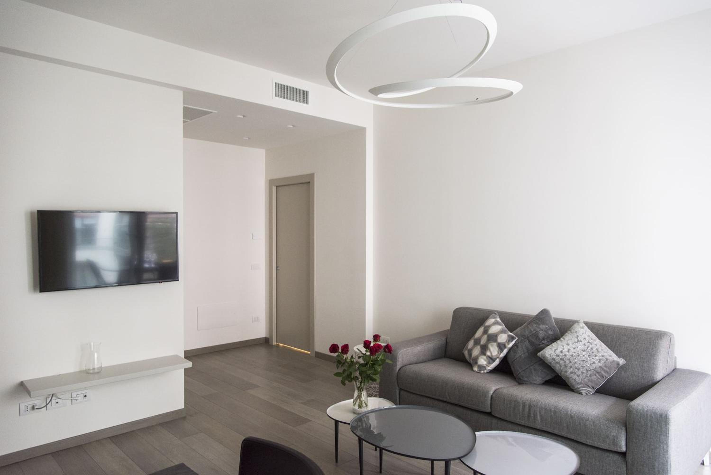 Design & New Center Apartments