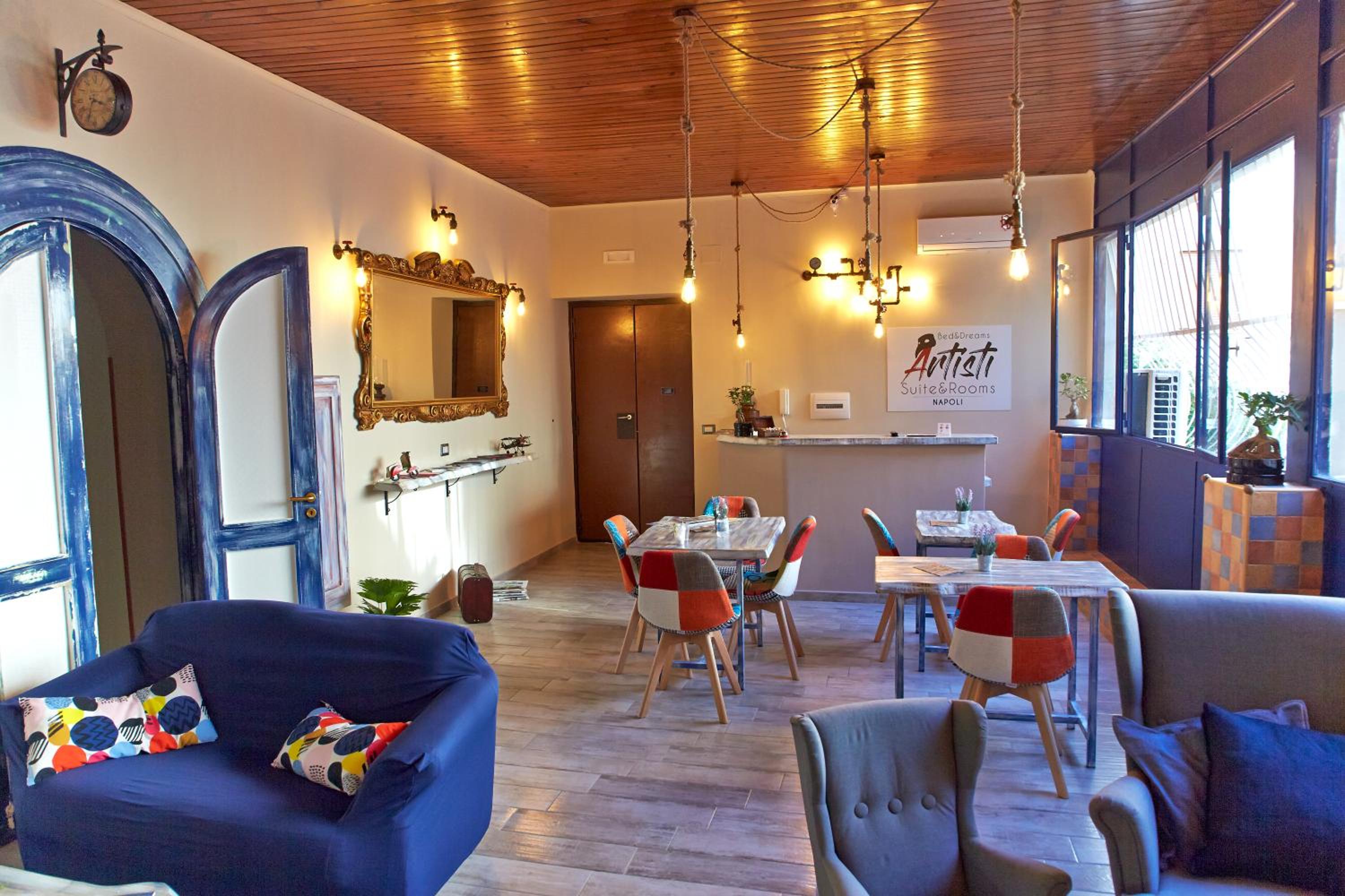 Artisti Sustinea Rooms