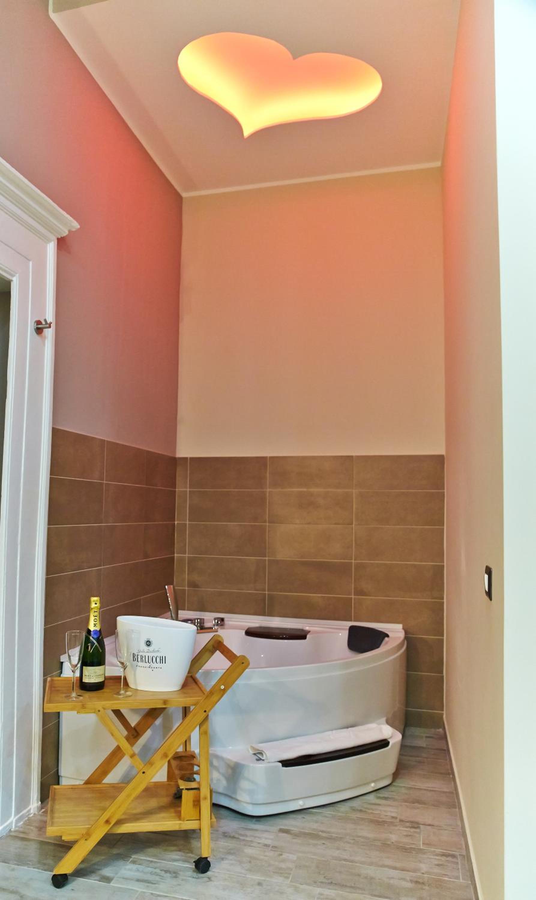 Artisti Sustinea Rooms