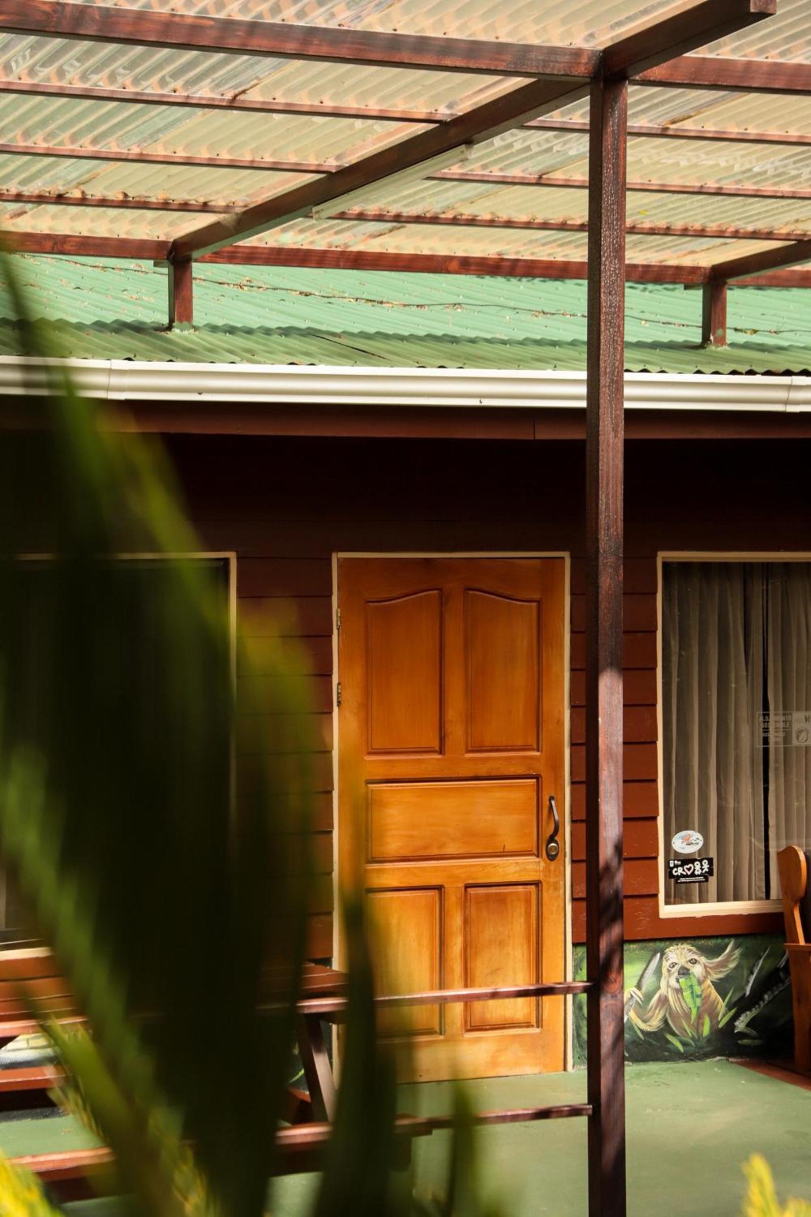 Los Pinos Cabins & Reserve
