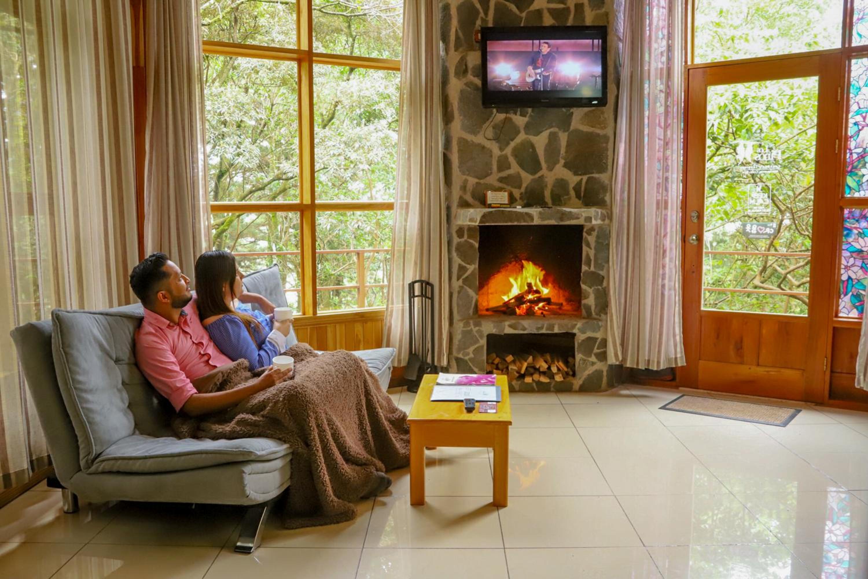 Los Pinos Cabins & Reserve