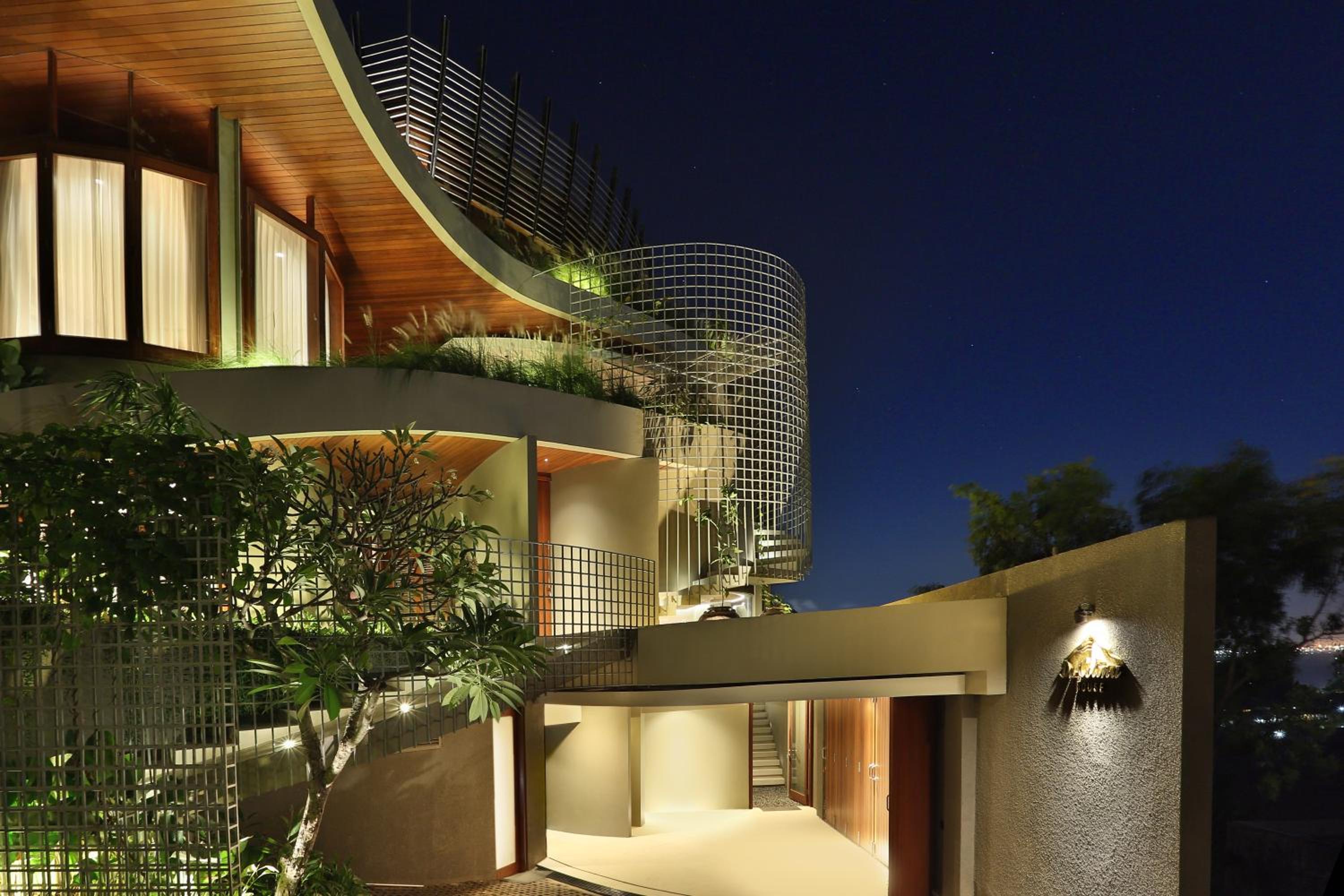 Dacolina House