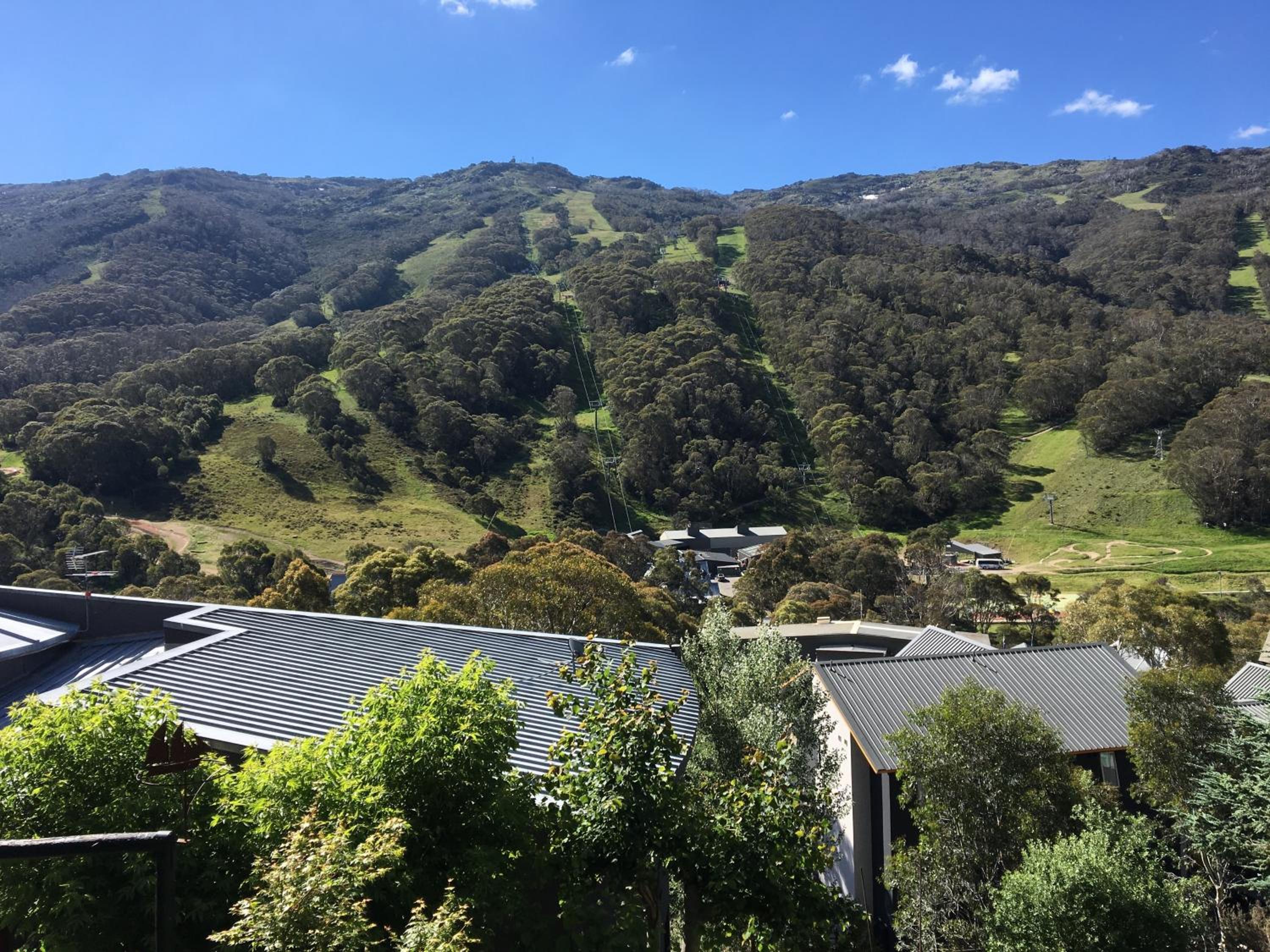 Kasees Apartments & Mountain Lodge