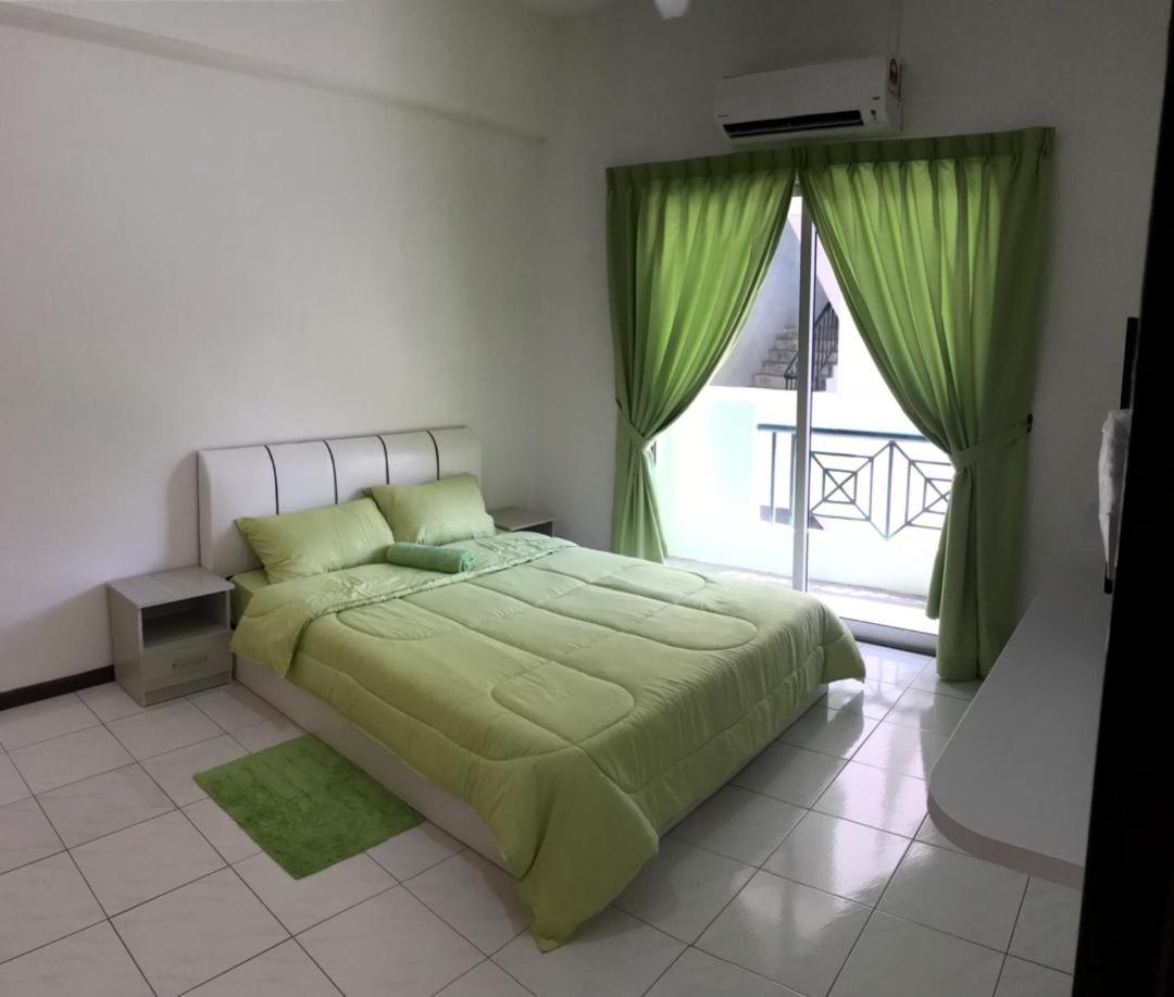 Api Api Centre Apartment Homestay photo 6