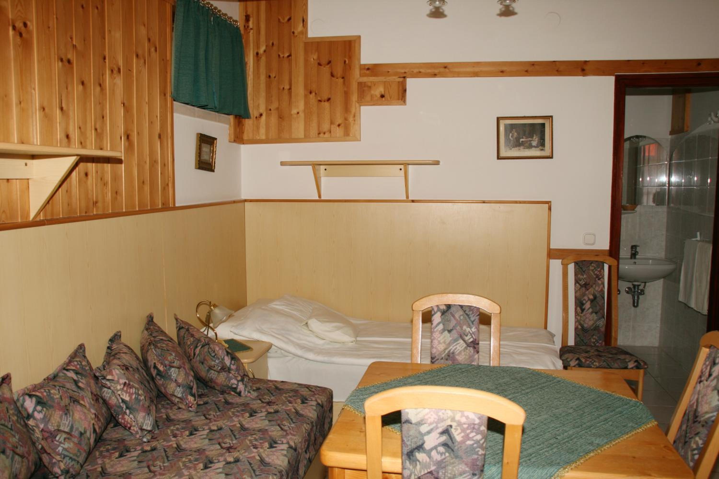 Photo 51