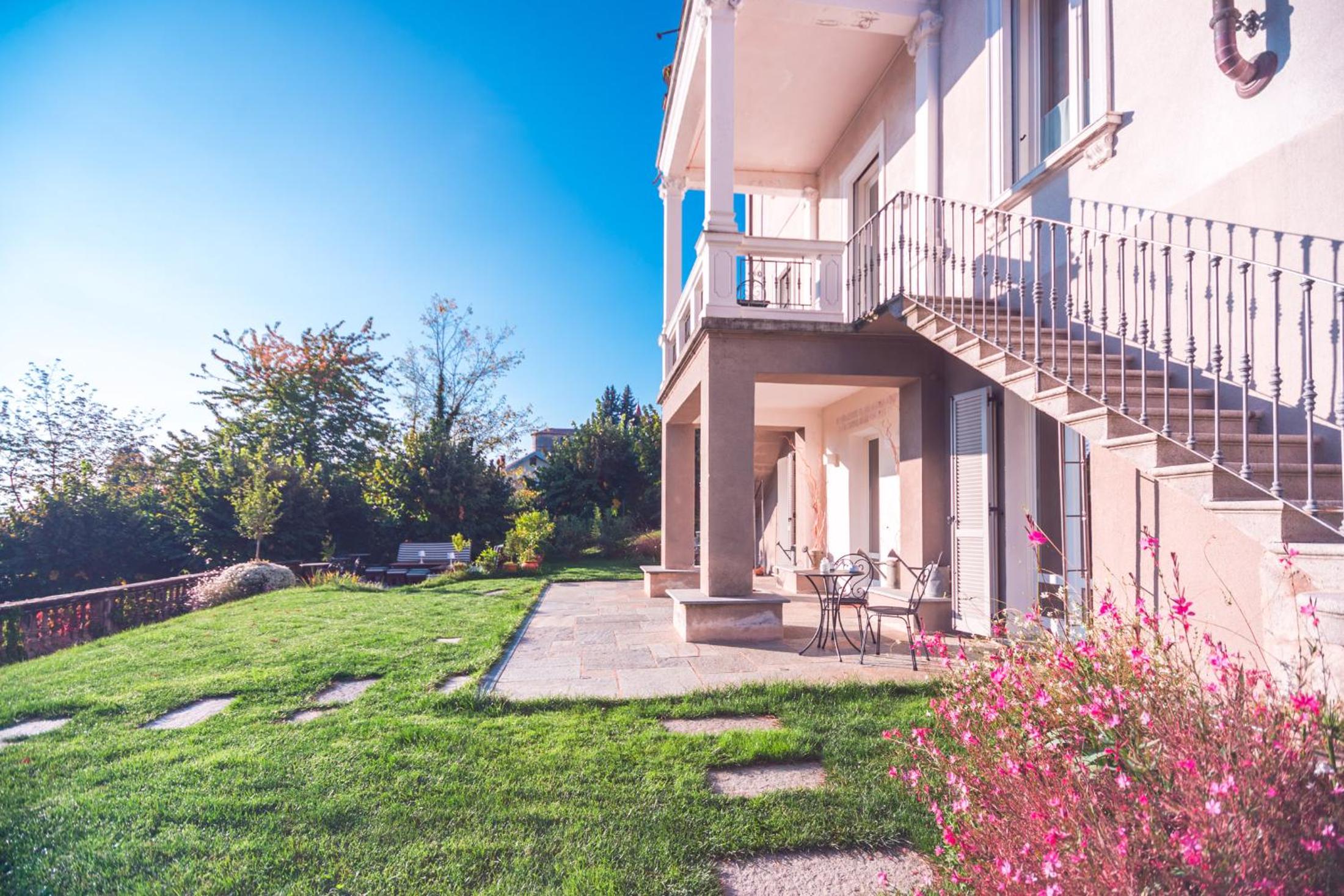 White Lilac Romantic B&B - Adults only