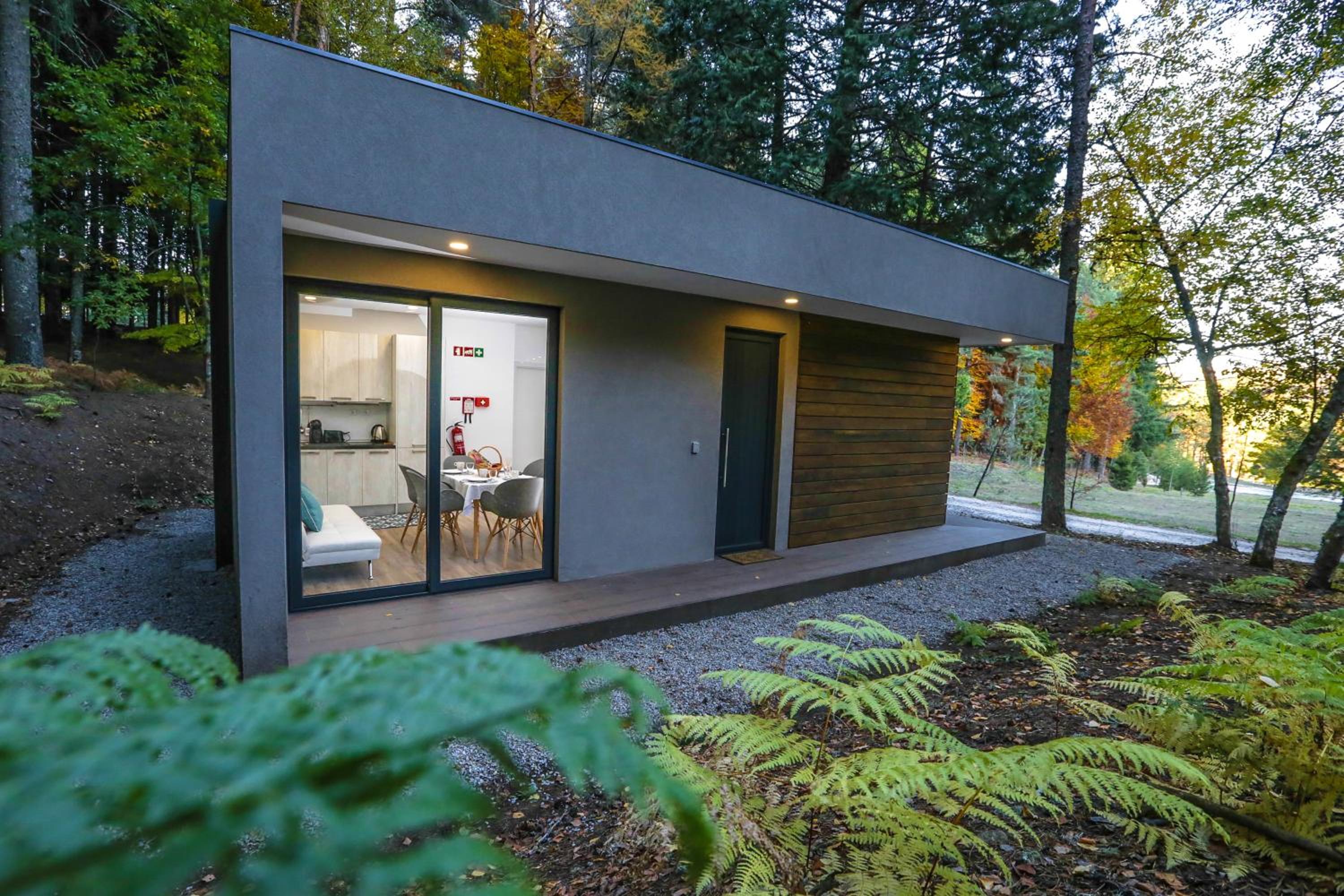 Hotel Boticas Parque Natur Houses - Image 1