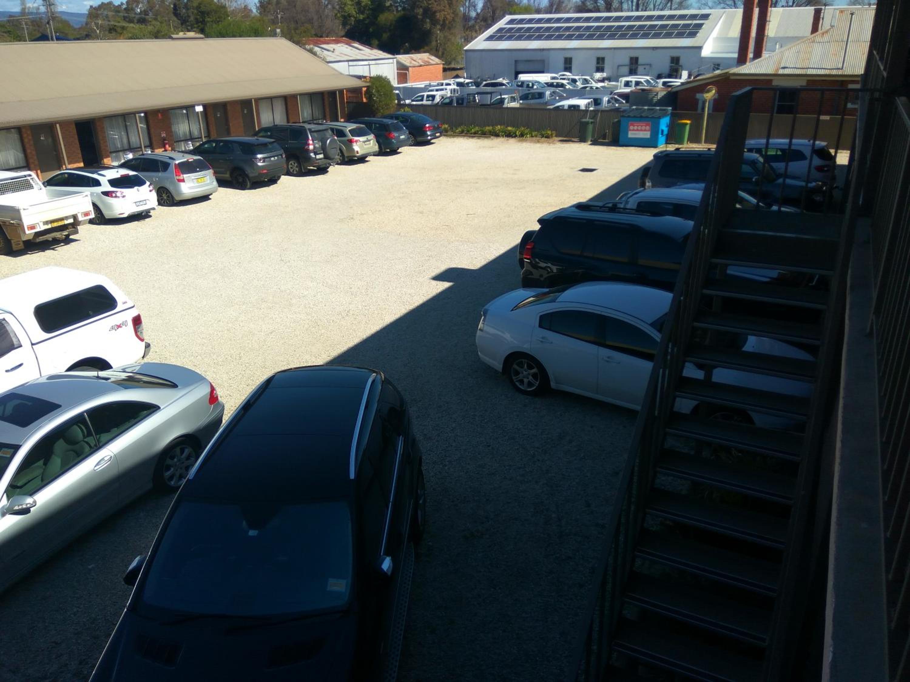 Holbrook Town Centre Motor Inn