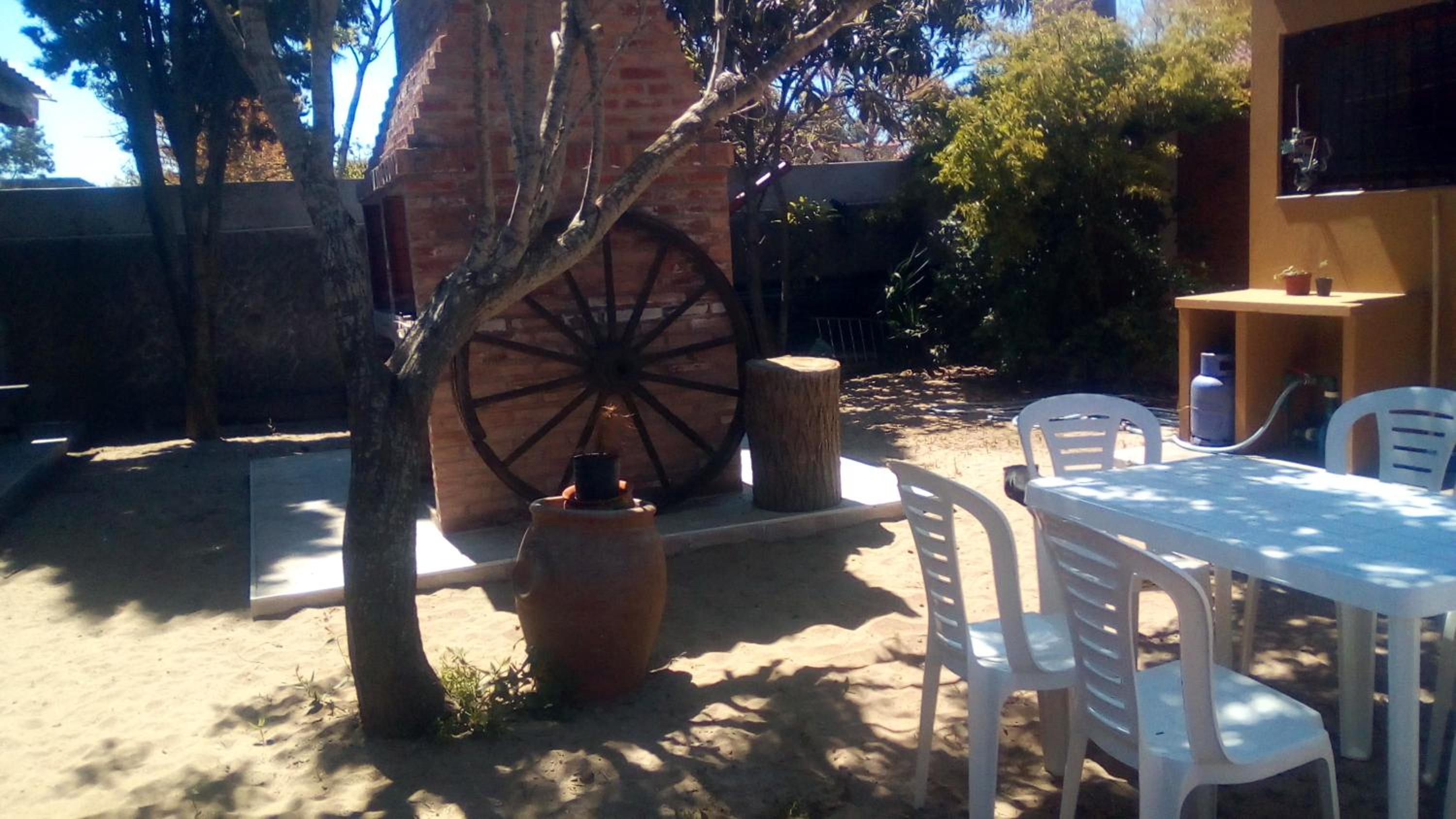 LAS ACACIAS