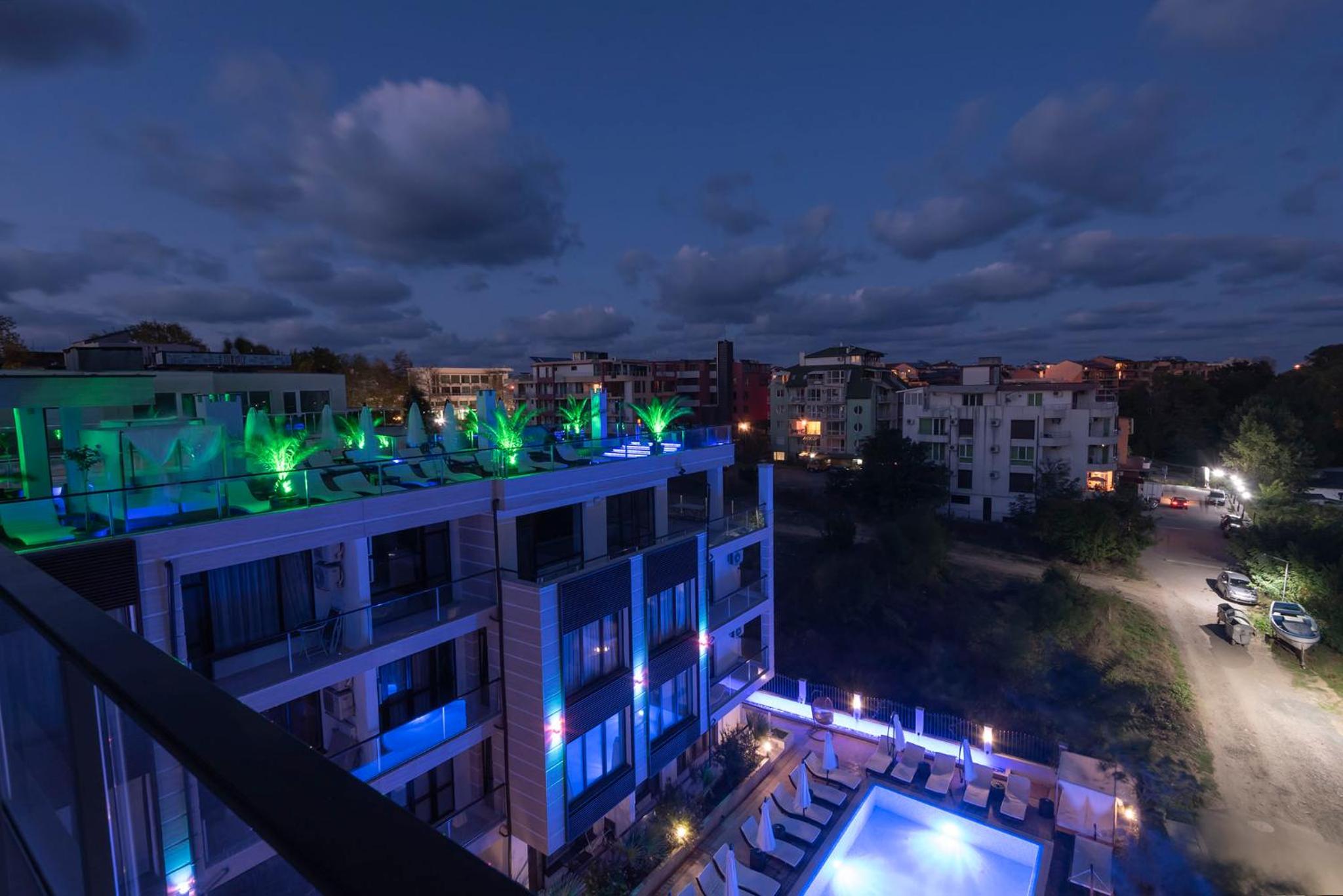 Green Paradise Deluxe Apartments