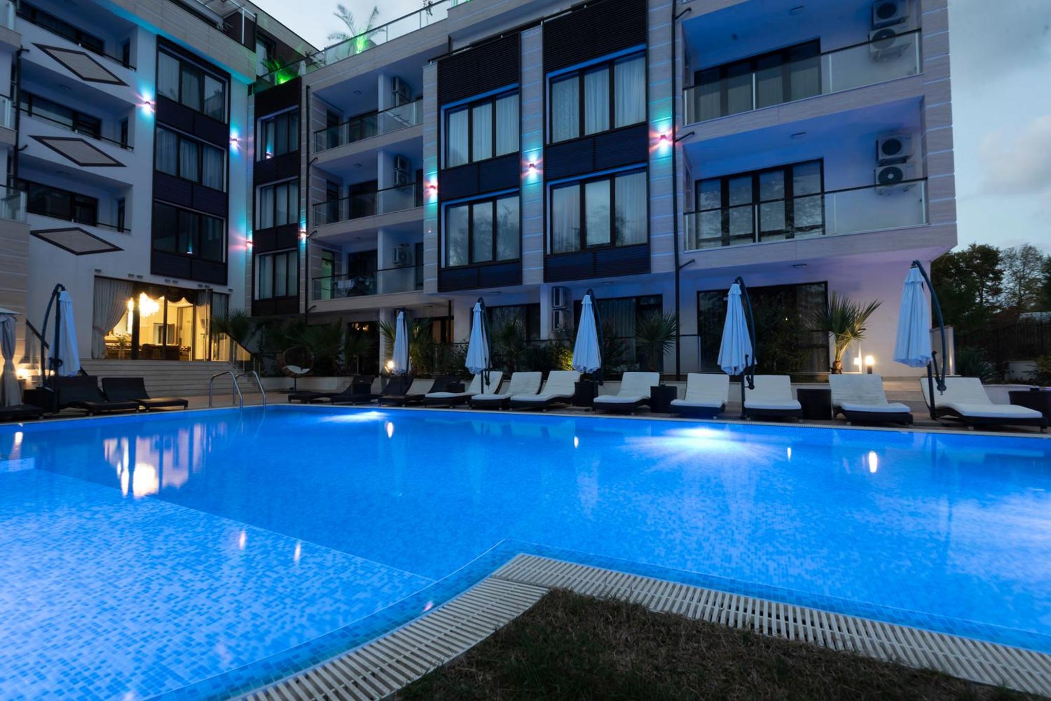 Green Paradise Deluxe Apartments
