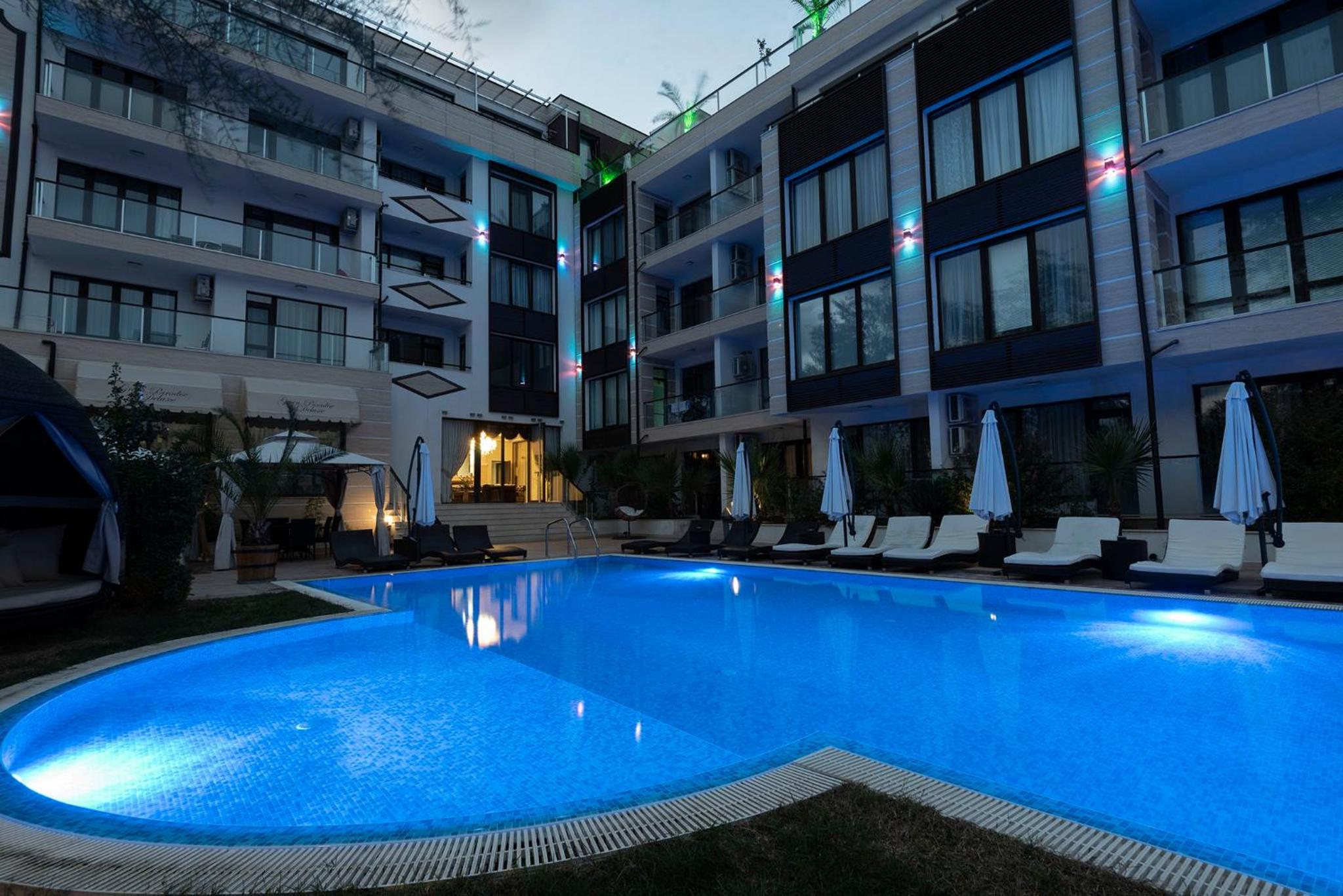 Green Paradise Deluxe Apartments