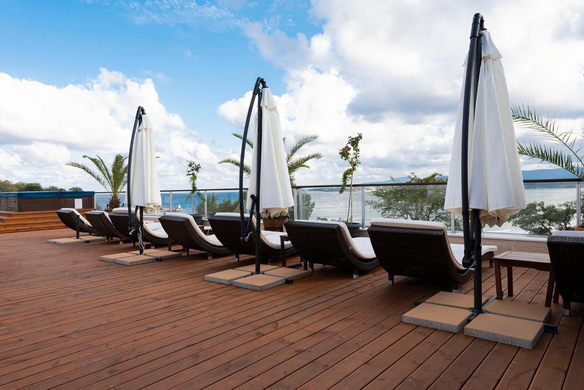 Green Paradise Deluxe Apartments