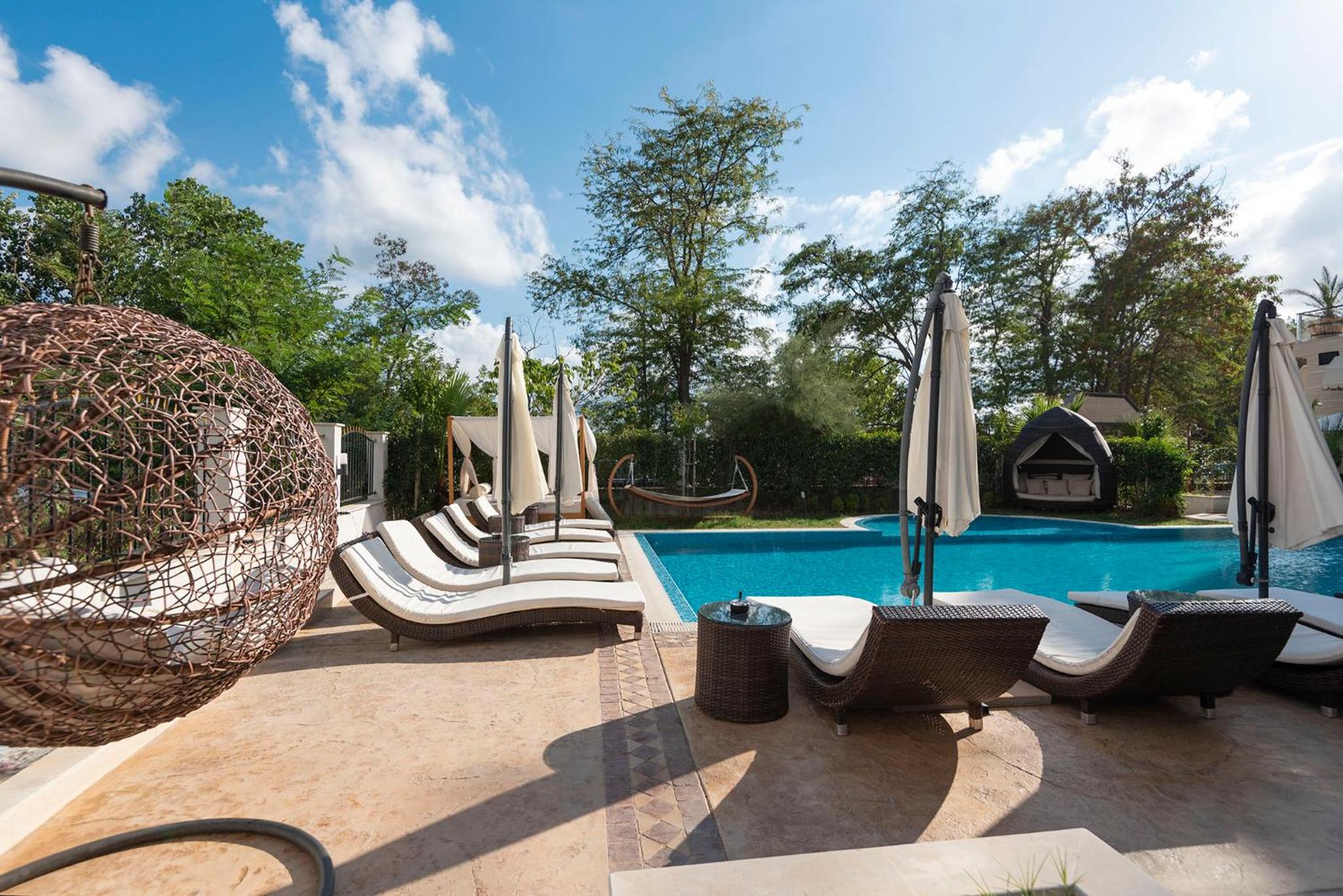 Green Paradise Deluxe Apartments