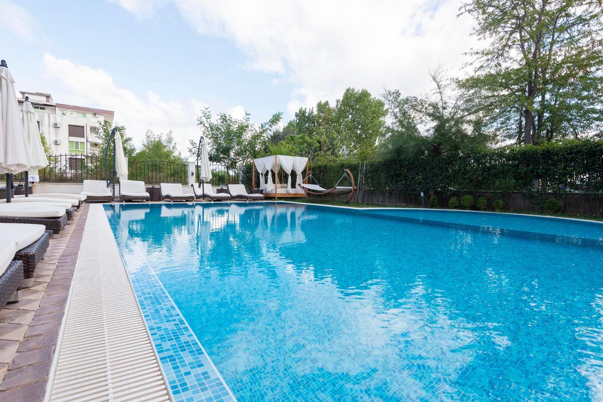 Green Paradise Deluxe Apartments