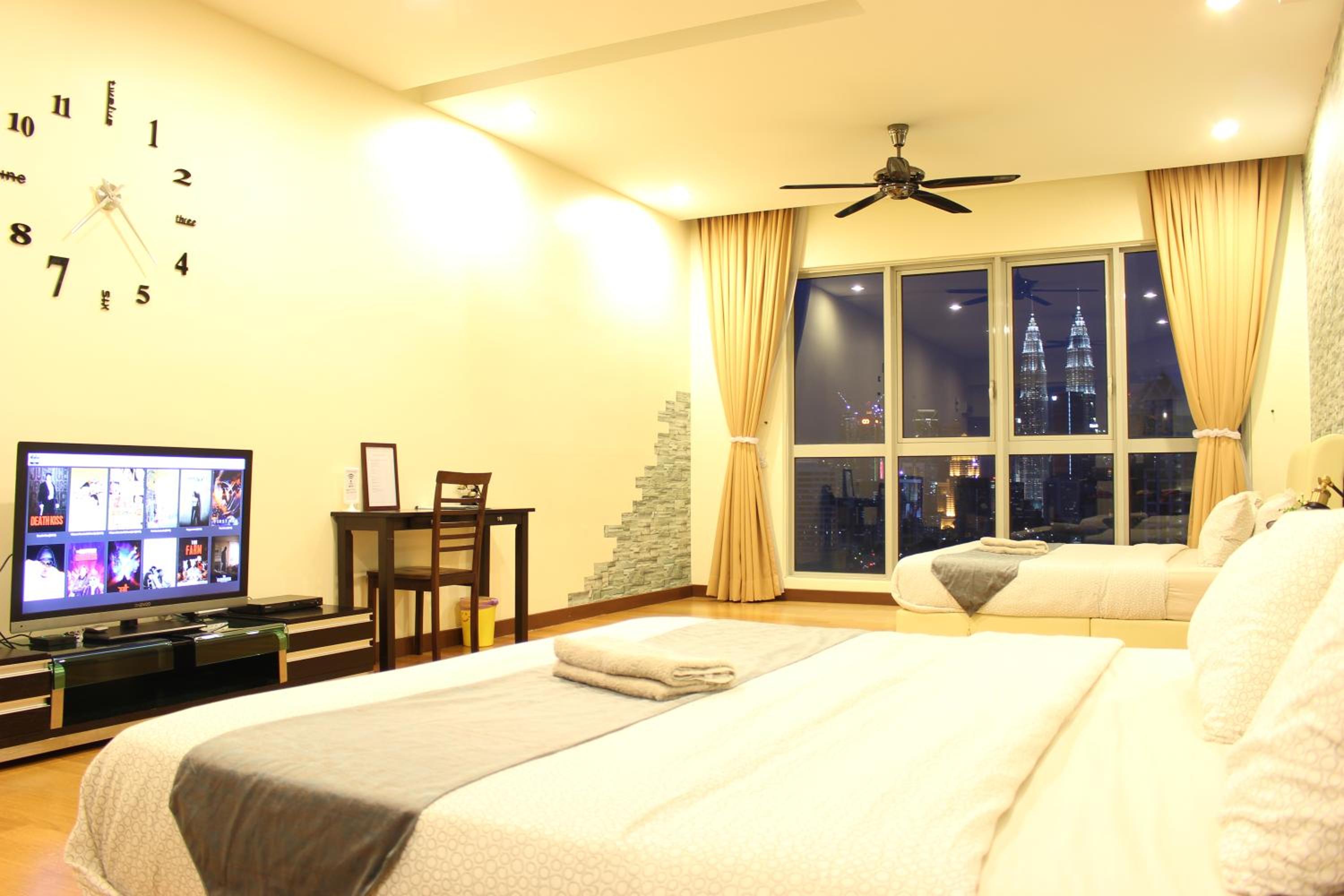 ✦Time & Traveller✦Regalia Suites and Residence✦KLCC view Infinity Pool✦双子塔无边泳池