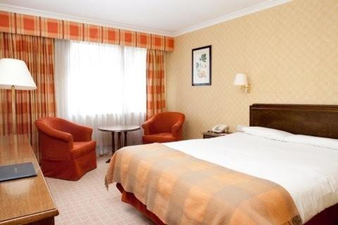 Stevenage Vacations - Roebuck Inn - Property Image 3