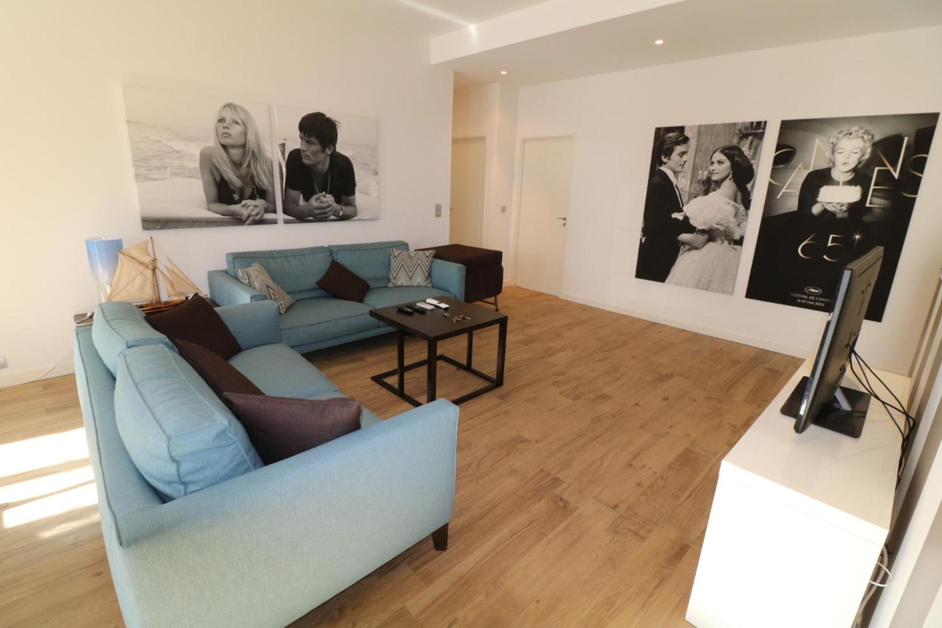 Luxury, central 3 bedroom, 3 bathrooms 5 mins from the Palais 410 photo 1
