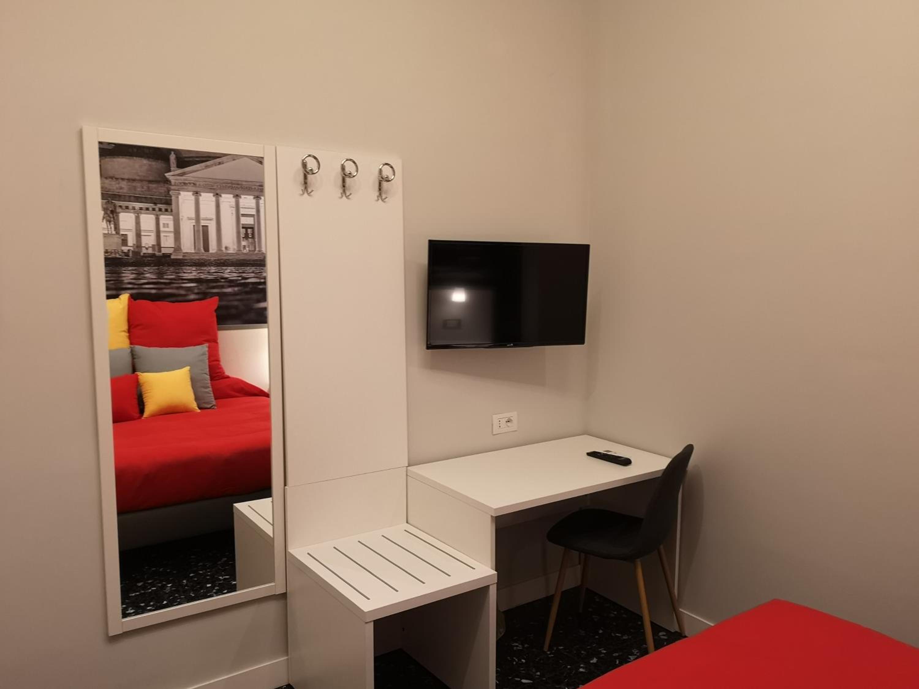 Beverello Rooms