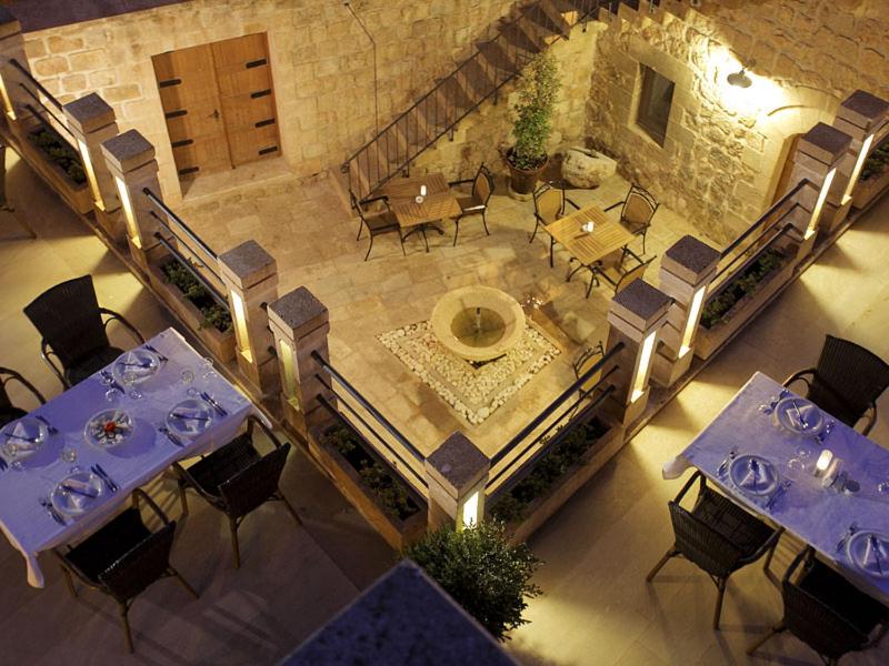 Kasr-i Nehroz Hotel