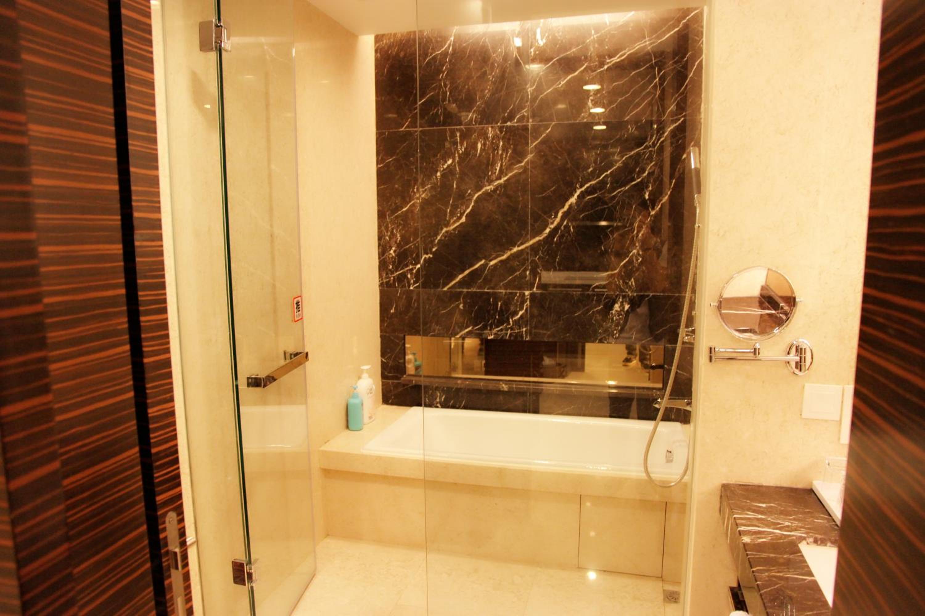 Checkinn International Apartment (GuangZhou PaZhou Poly World Trade Branch)