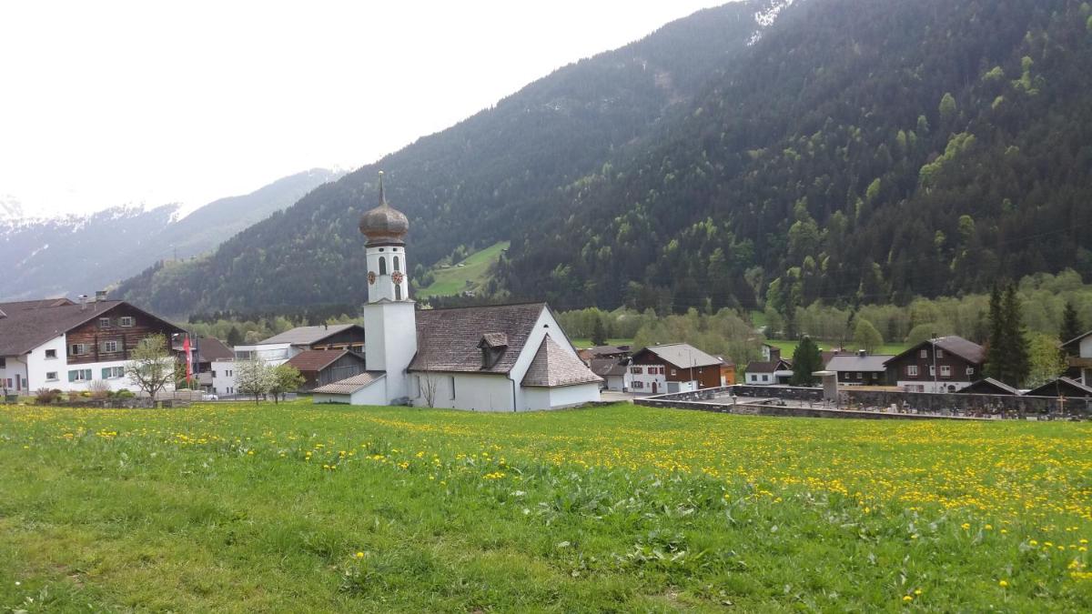 Photo 6