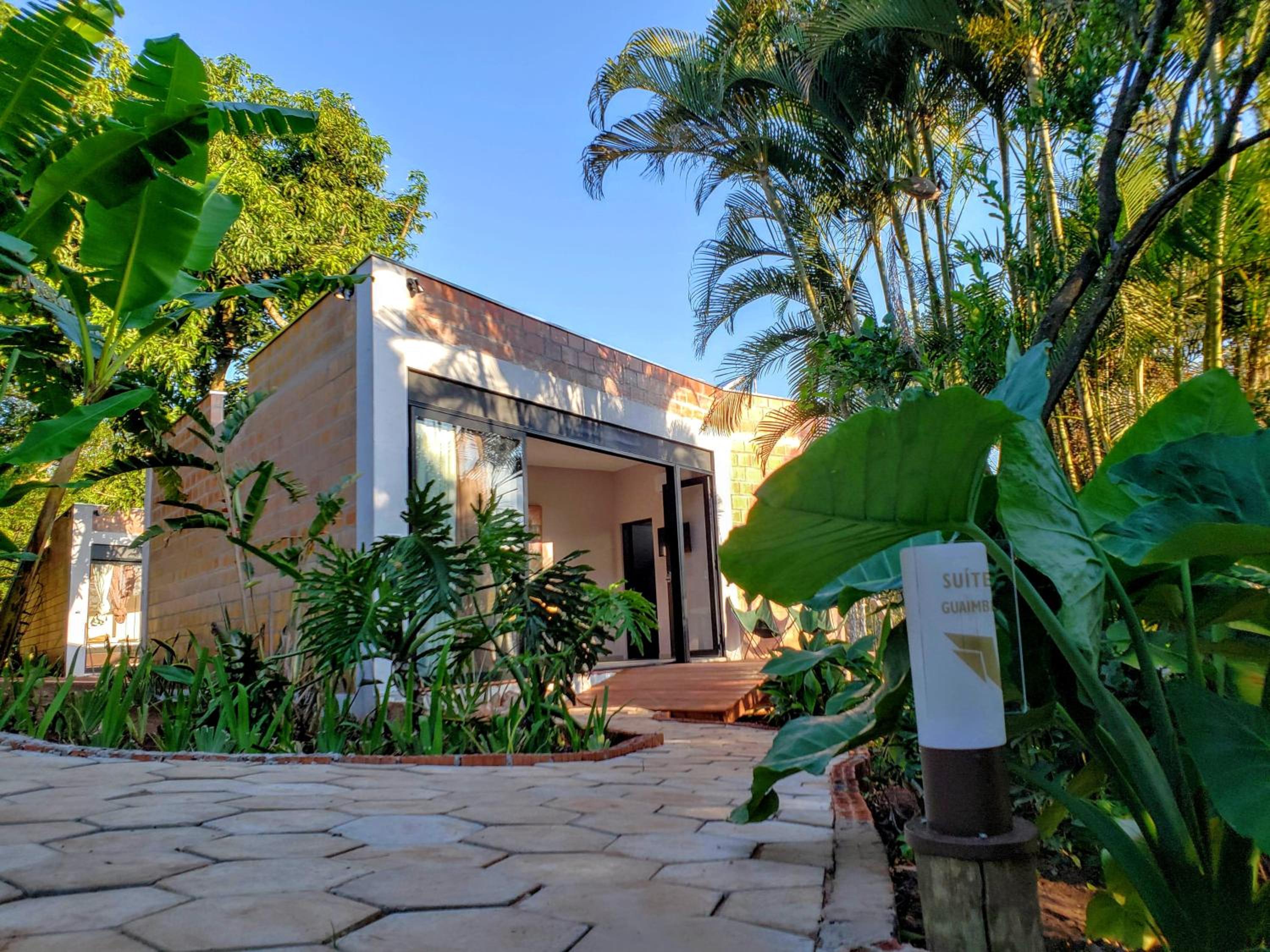 Hotel Suítes no Quintal - Image 1