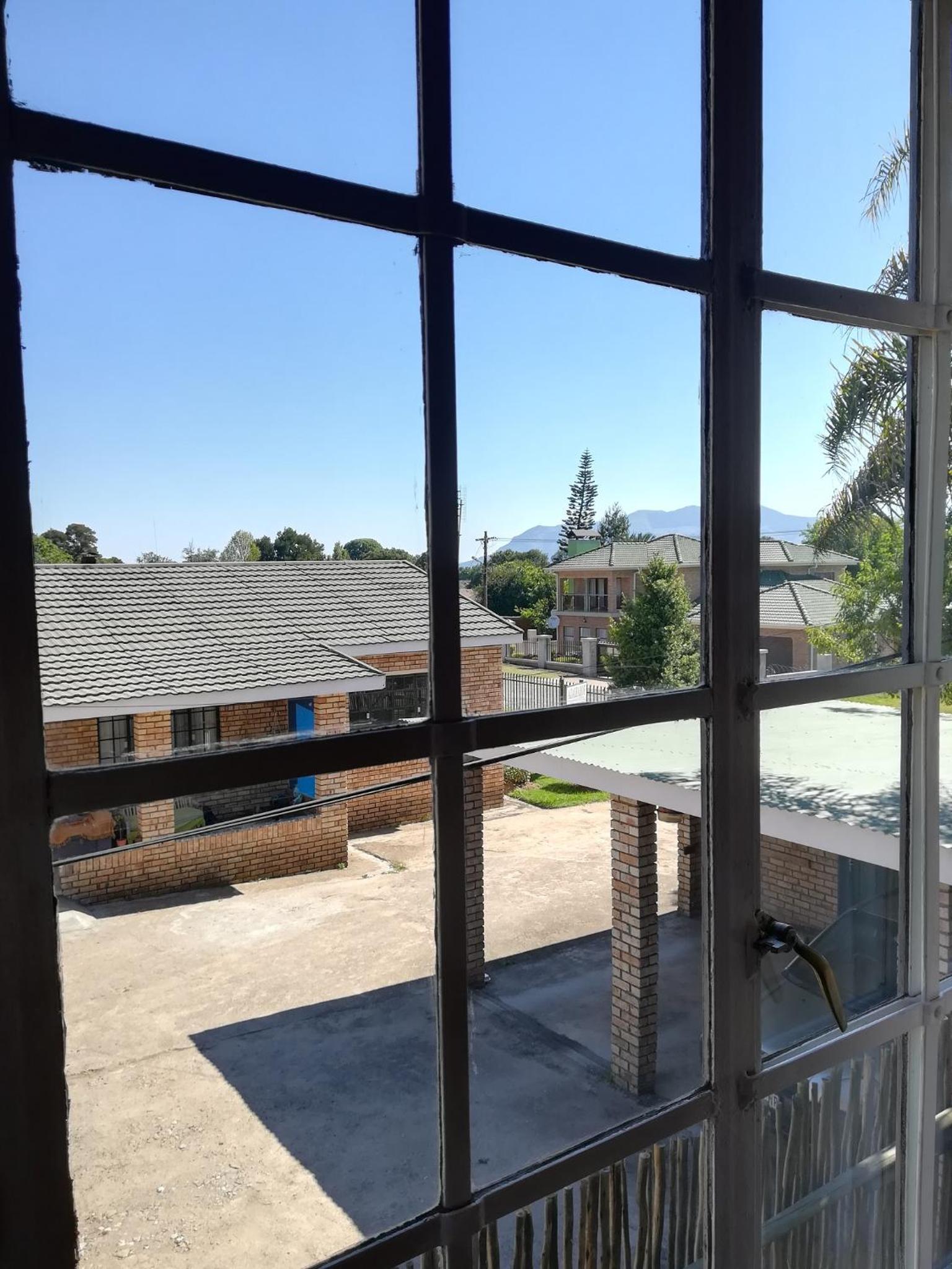 Autumn Breeze Manor Guest House