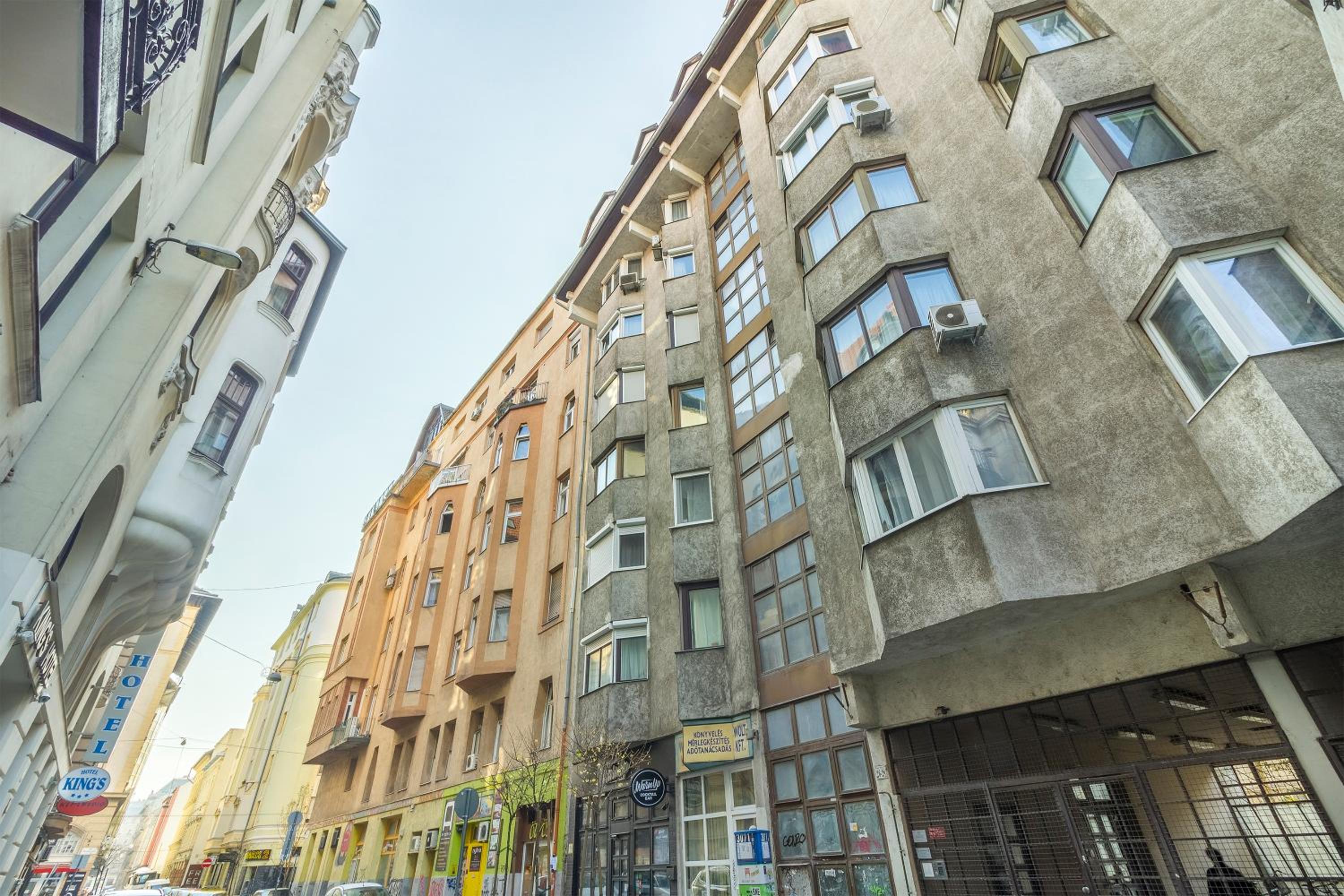 Mohinga Apartment