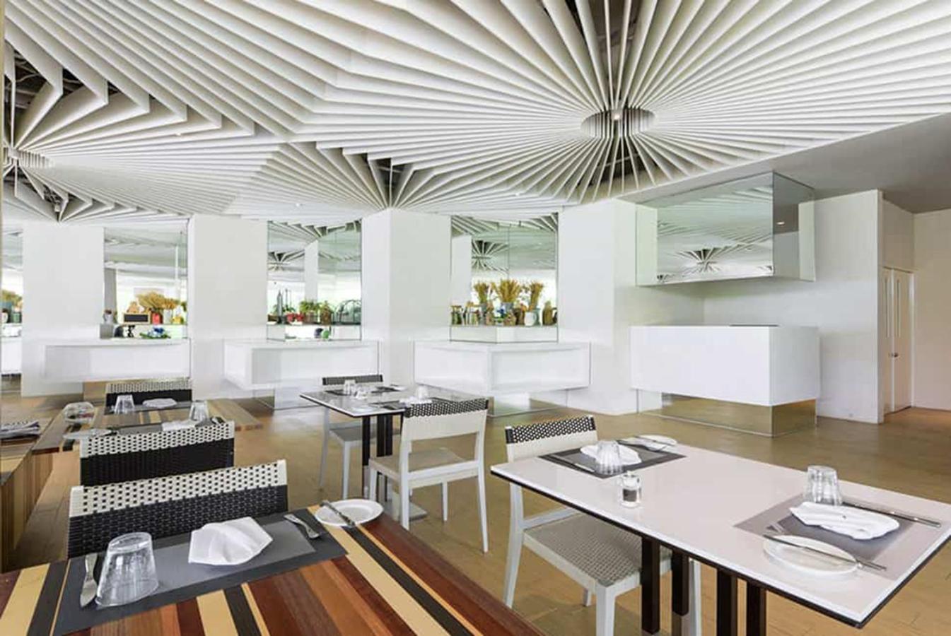 Veranda Residence Pattaya x Sea & Sky View view 5