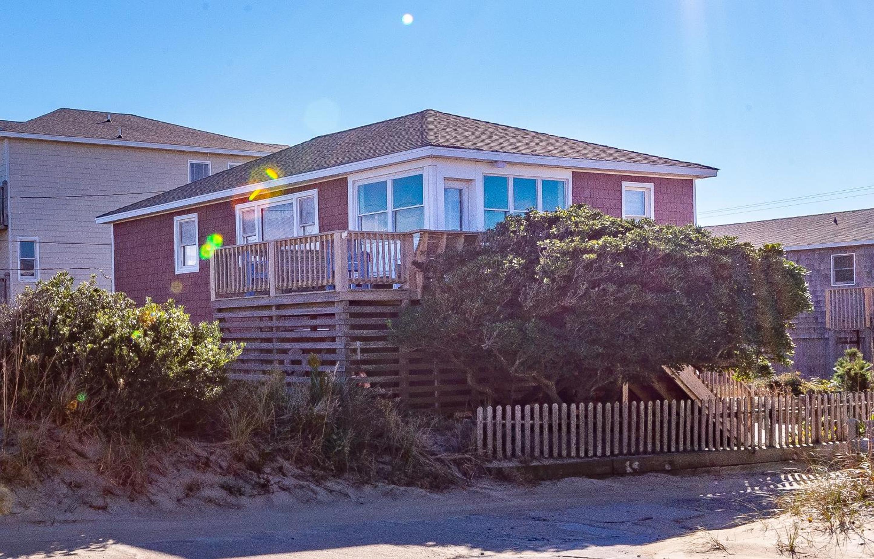 Williams - S Nags Head MP 19, 100 Ft to the Beach, Ocean View, 3 Bedrooms, Close to Pier