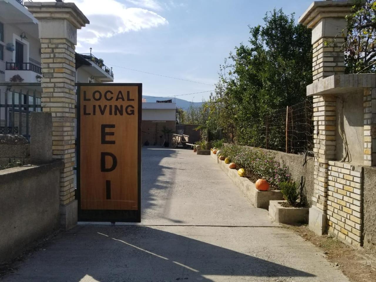 bed & breakfast Local Living Edi