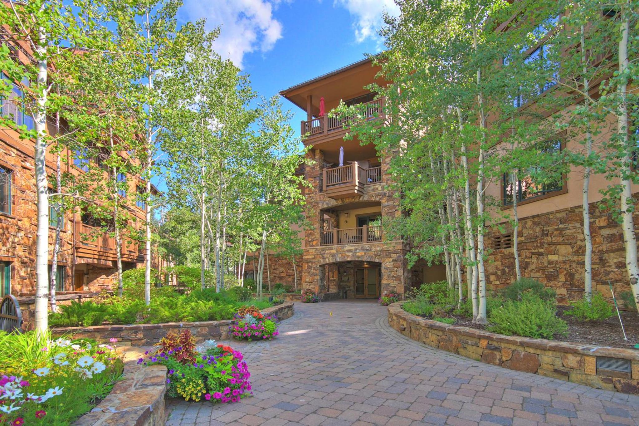 Hotel Arrowhead Village at Beaver Creek - Image 1