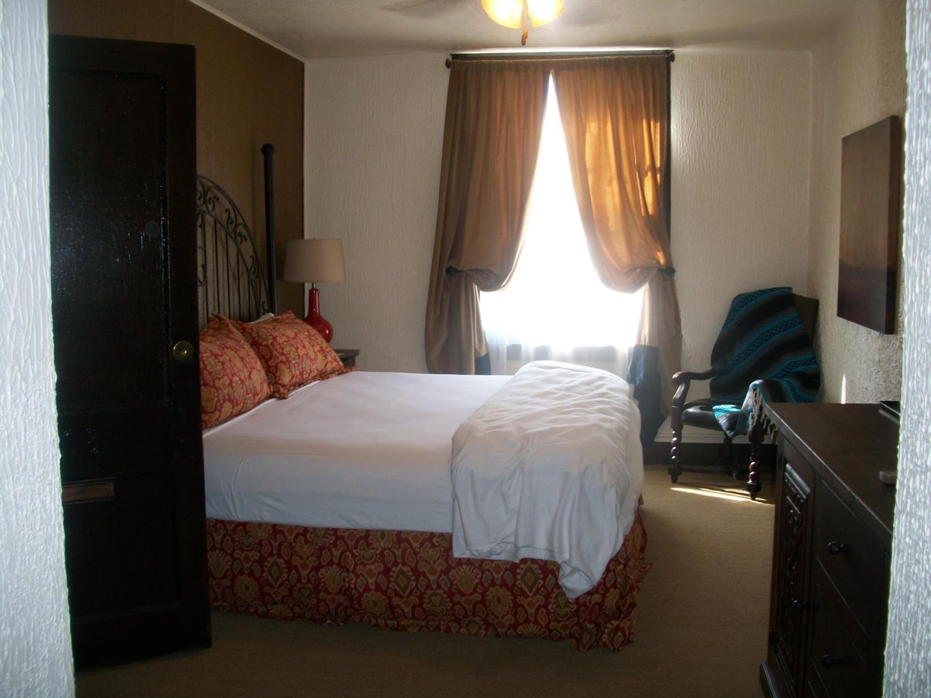 Alpine Vacations - The Holland Hotel - Property Image 14